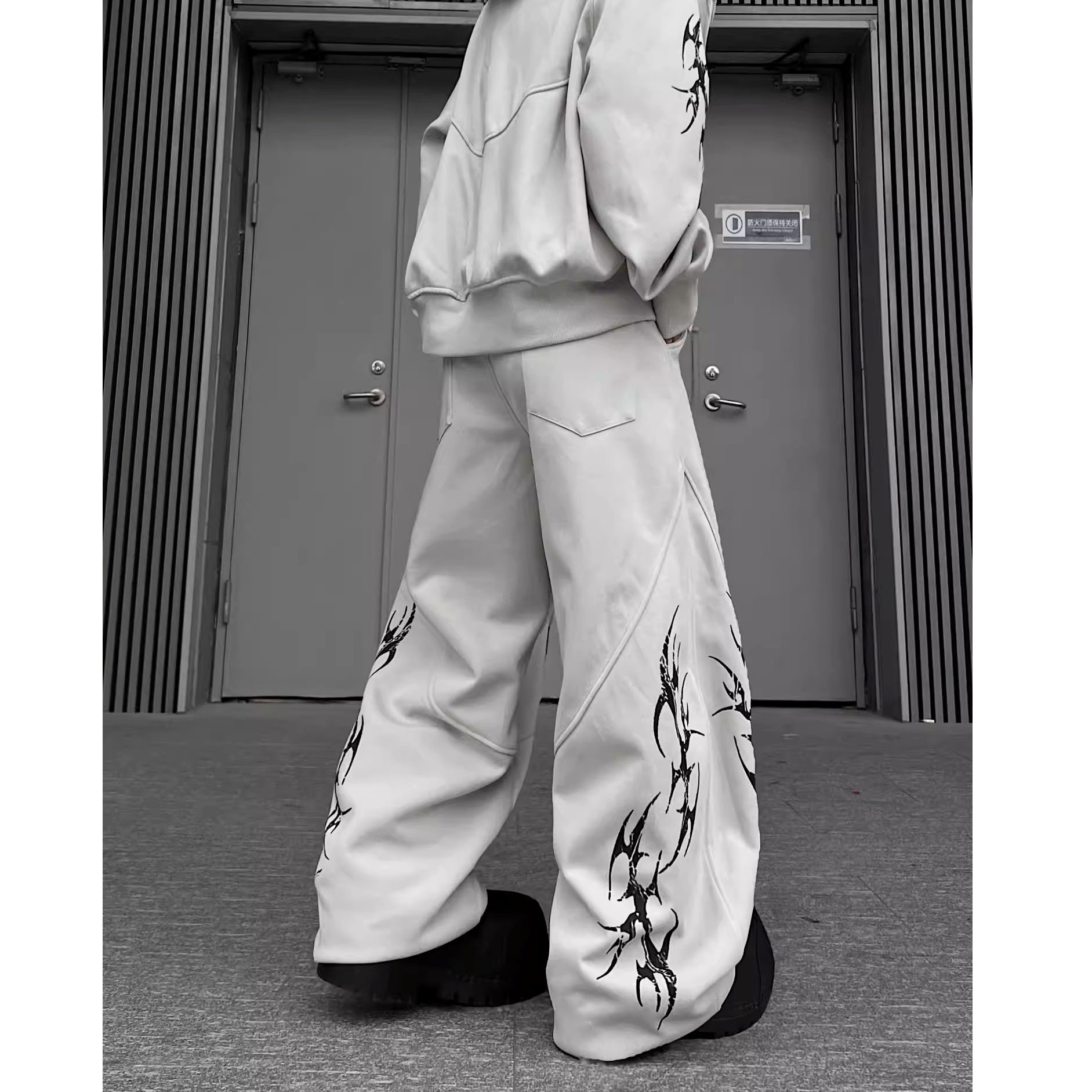 トライバルラインスウェットパンツ MW10334