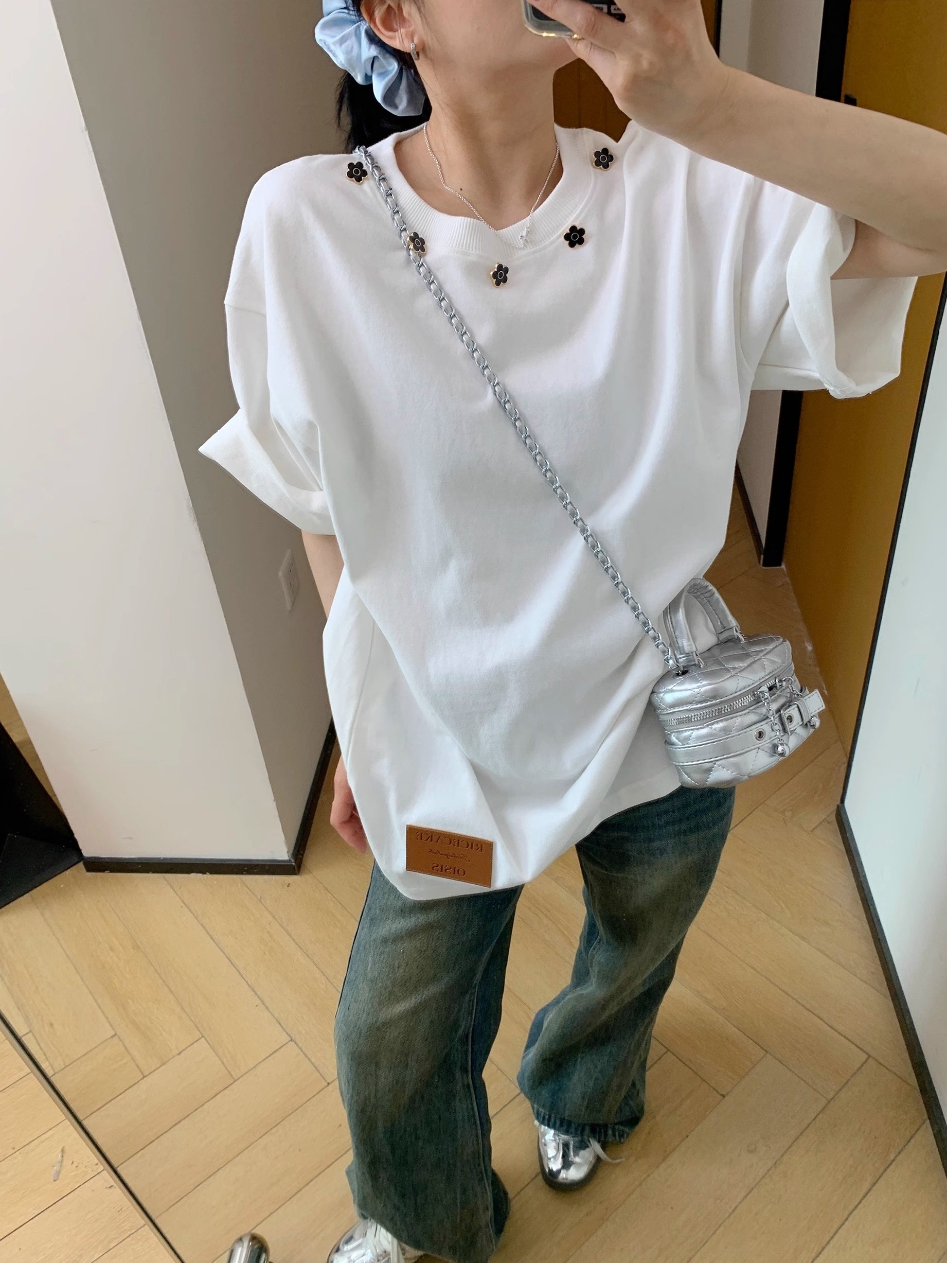 Flower Decoration Loose T-shirt MW10136