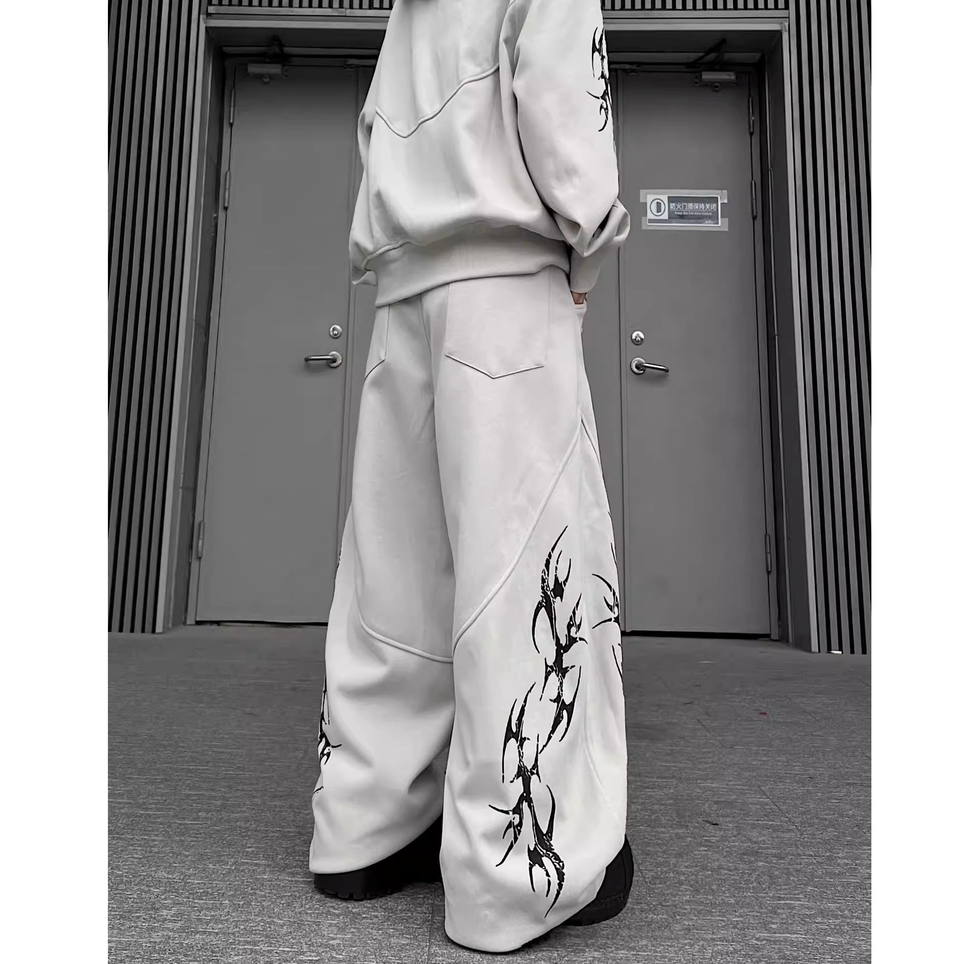 トライバルラインスウェットパンツ MW10334