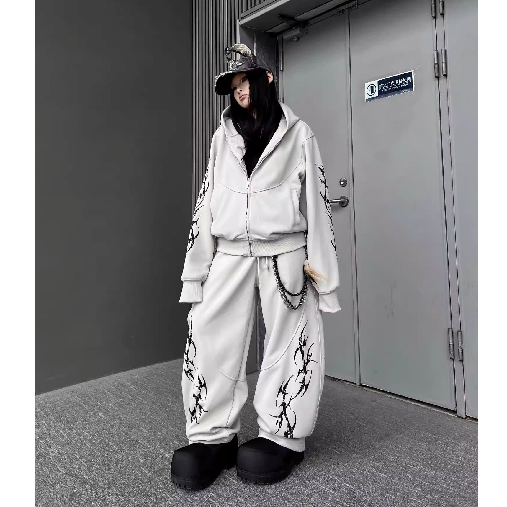 トライバルラインスウェットパンツ MW10334