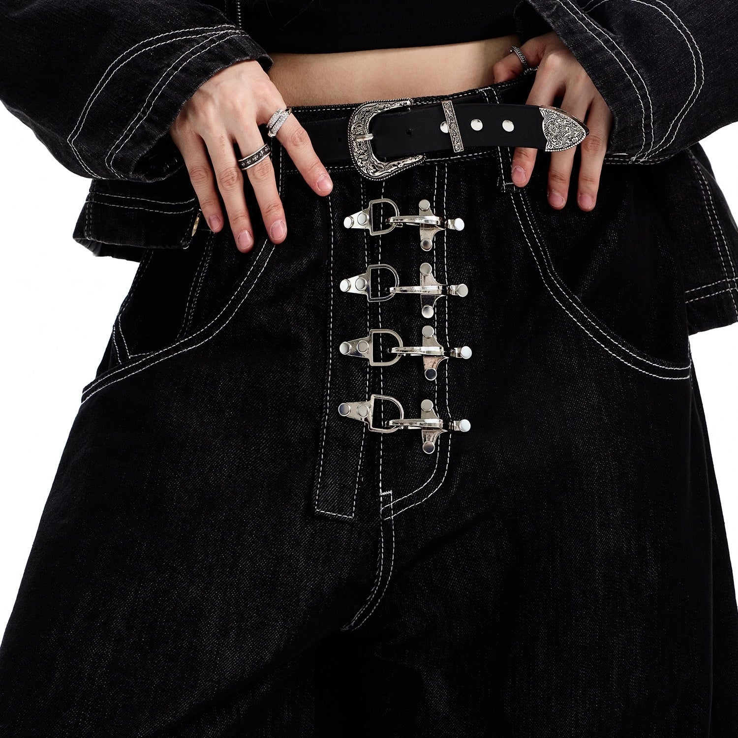 Metal Buckle Design Curve Jeans MW10301