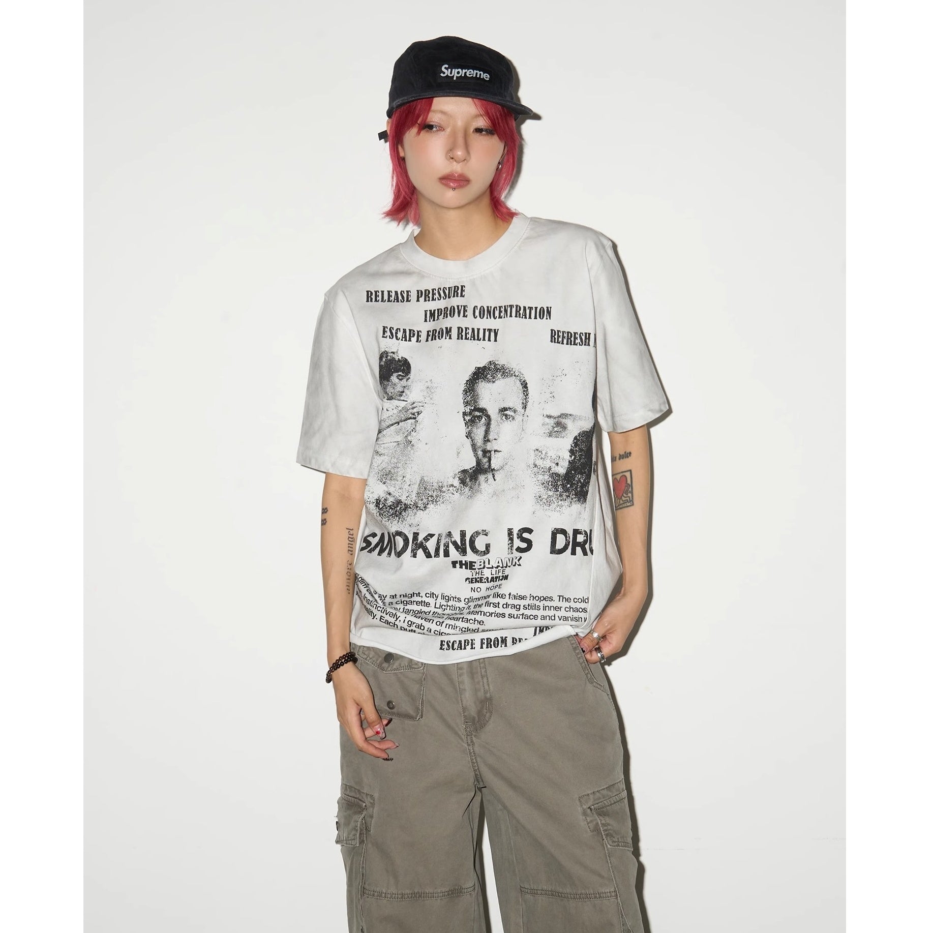 Newspaper Portrait Print T-shirt MN9010