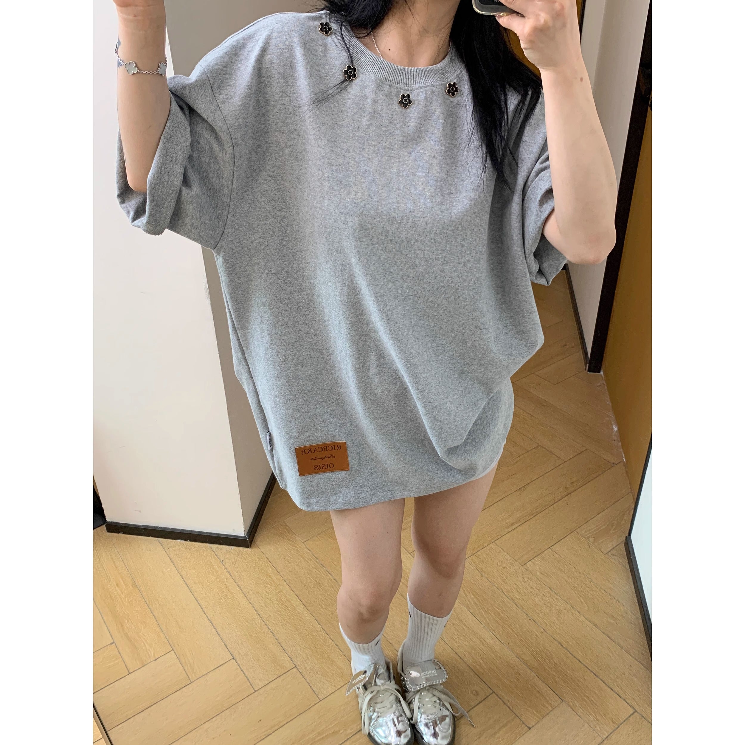 Flower Decoration Loose T-shirt MW10136
