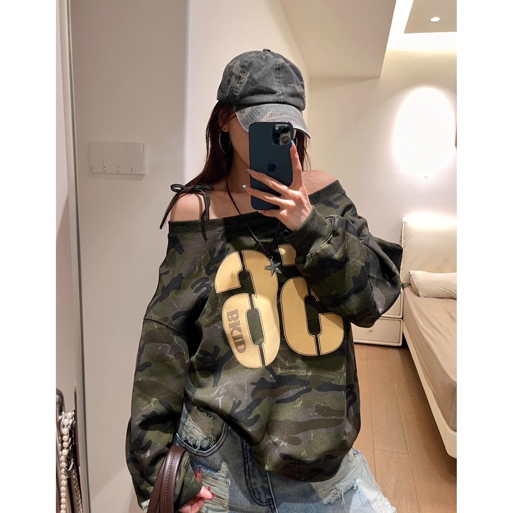 Camouflage One-shoulder Sweat MW10269