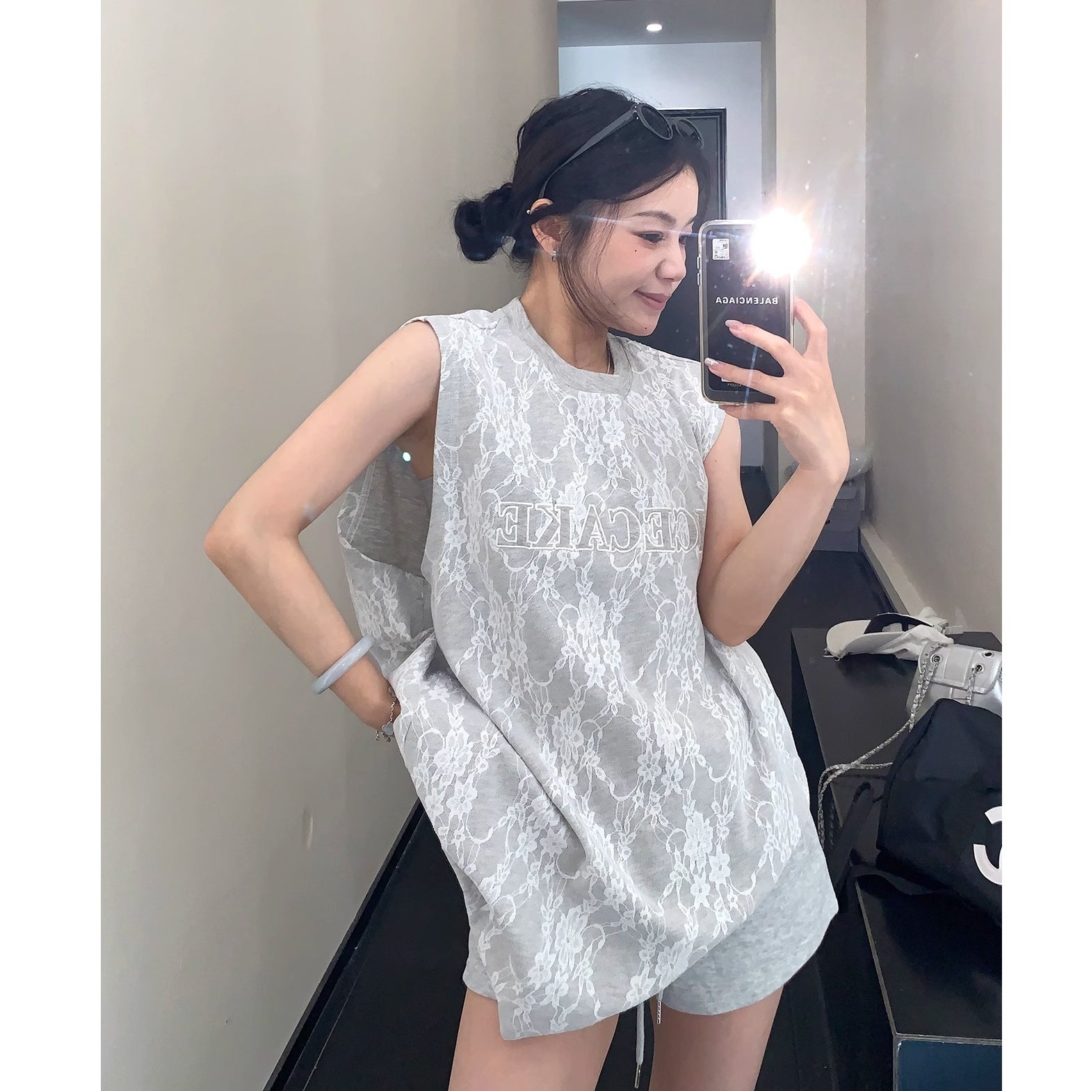 Lace Fabric Patch Embroidery Vest MW10183