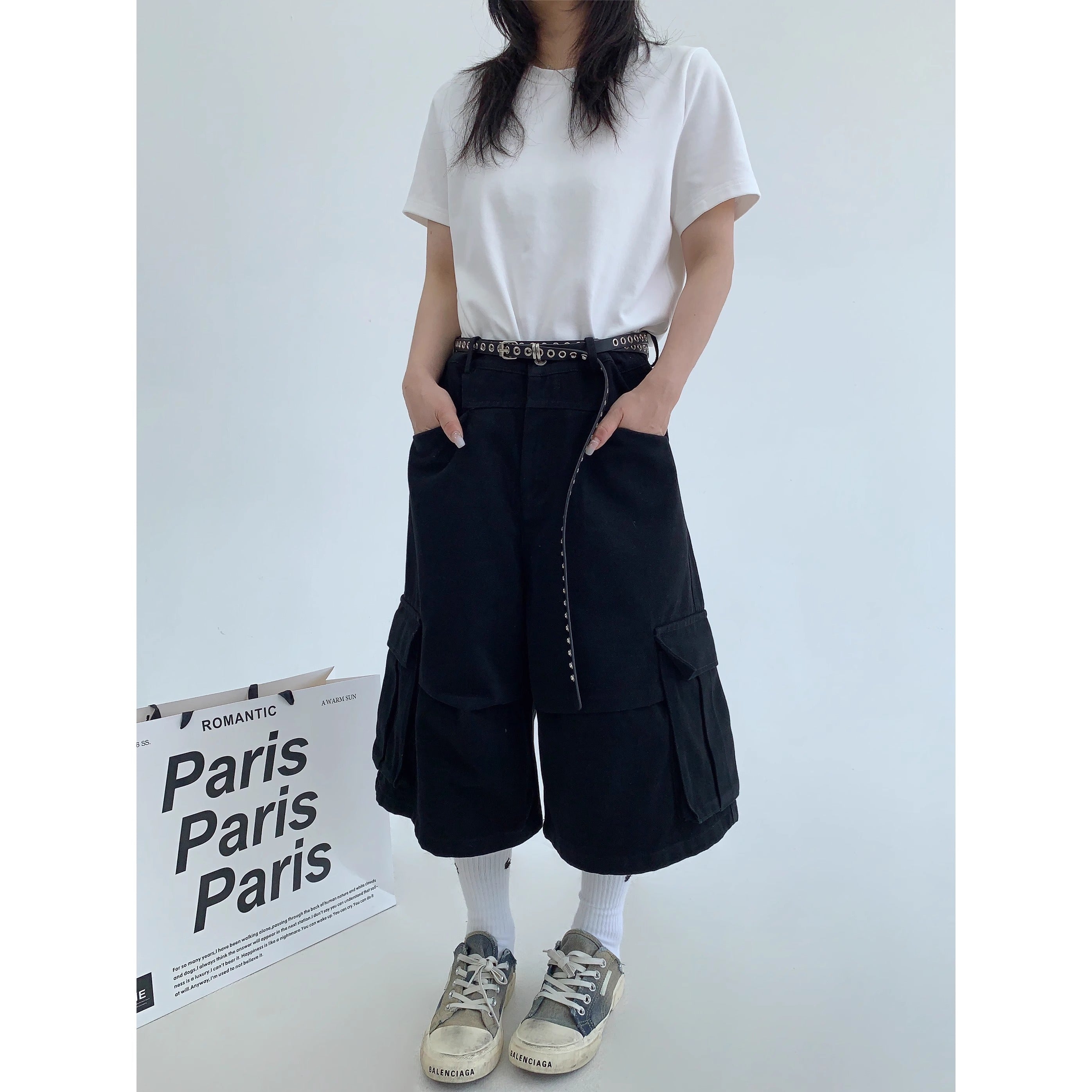Wide-Leg Cropped Cargo Pants MW10156