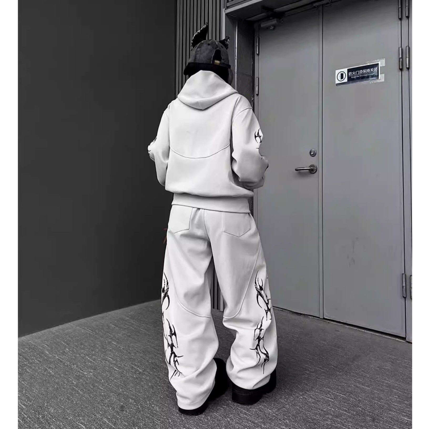 トライバルラインスウェットパンツ MW10334