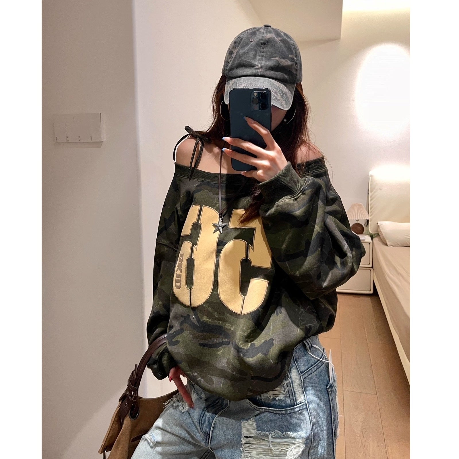 Camouflage One-shoulder Sweat MW10269