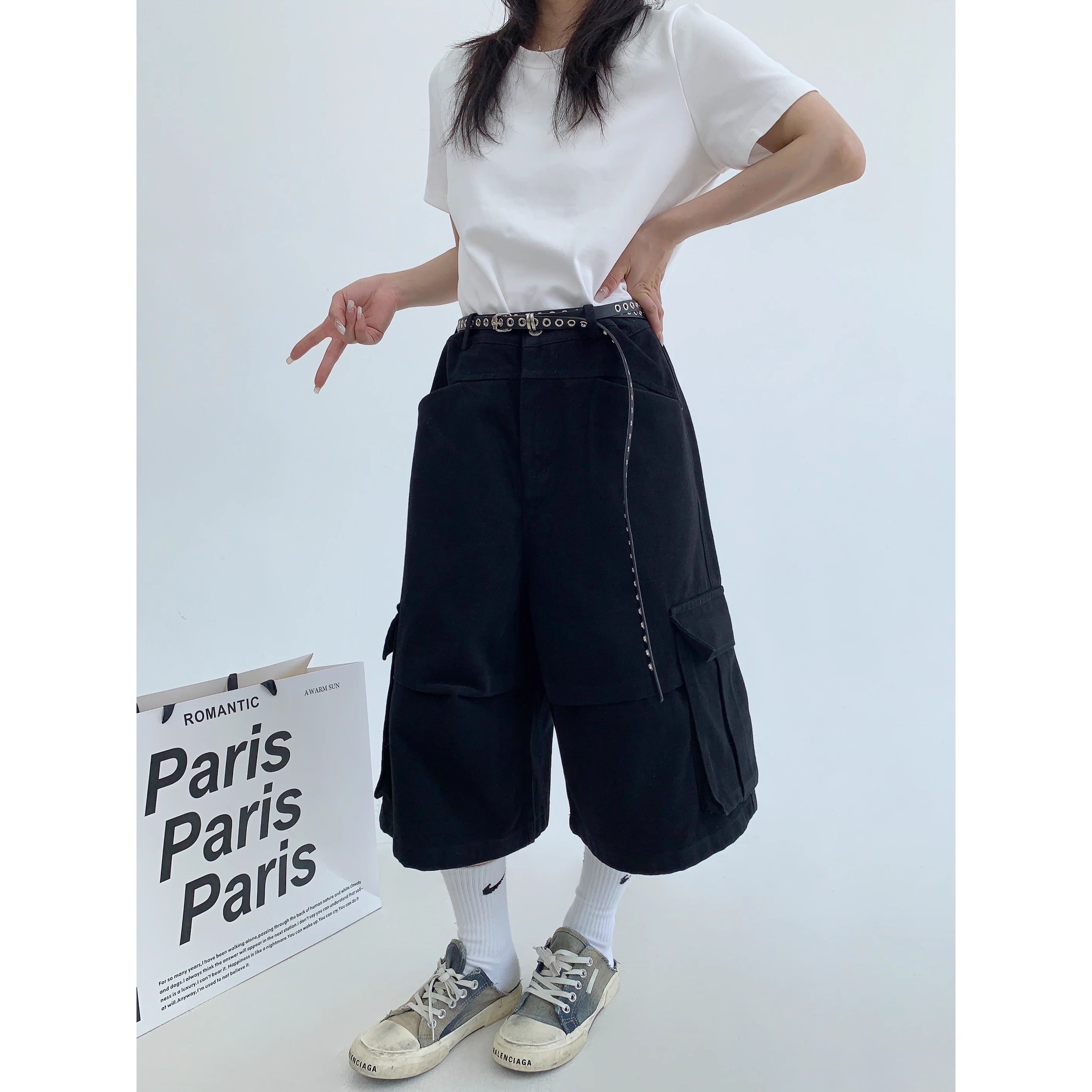 Wide-Leg Cropped Cargo Pants MW10156