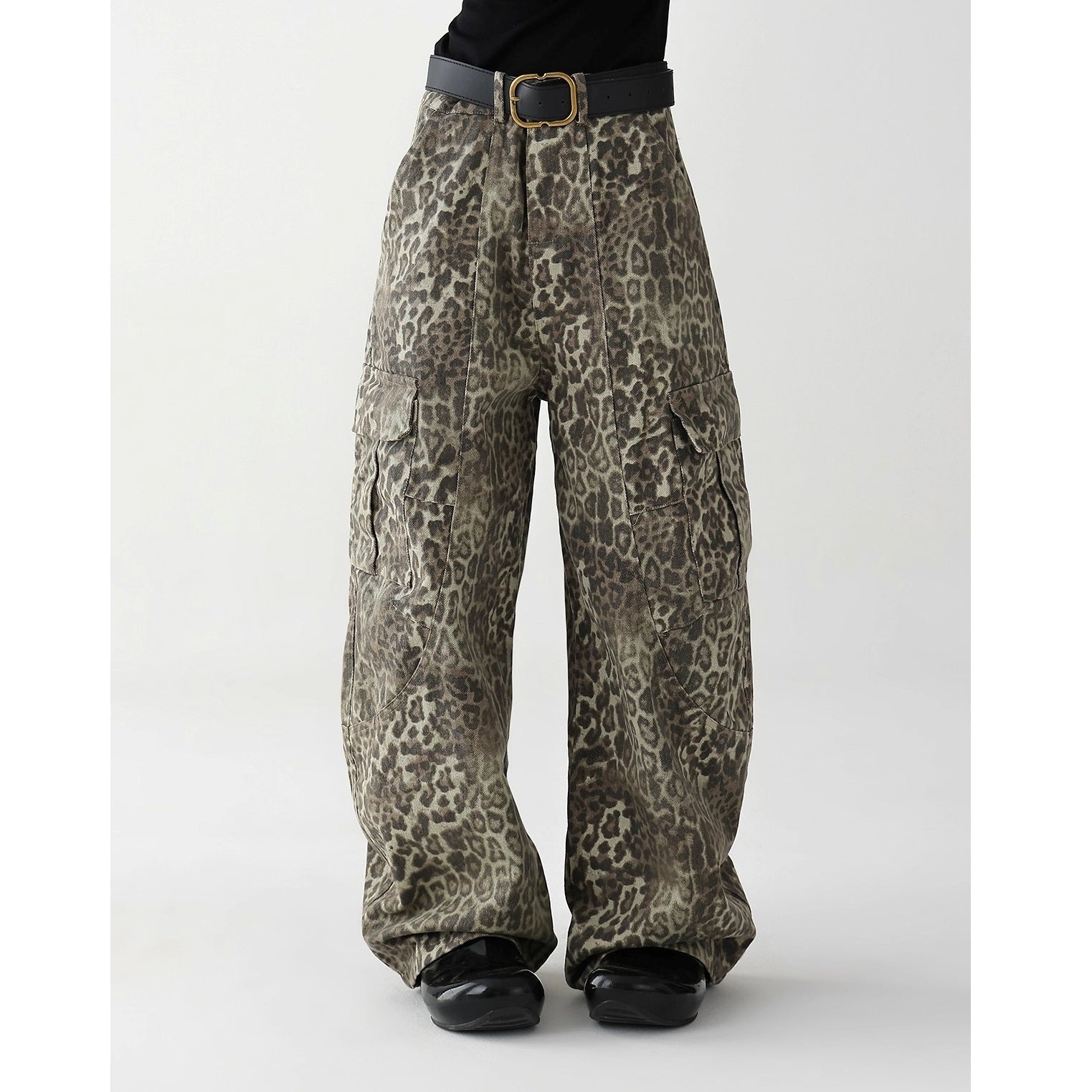 Distressed Leopard Curve Cargo Pants AC7157