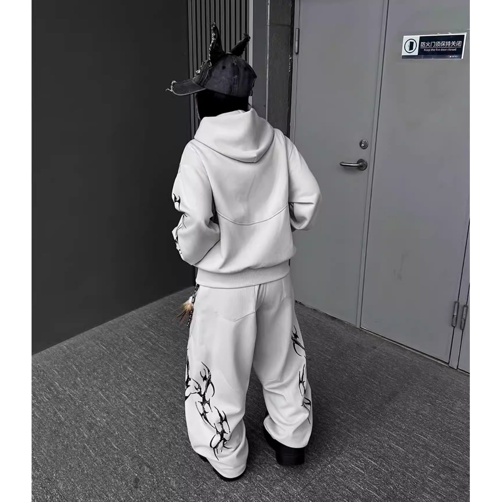 トライバルラインスウェットパンツ MW10334