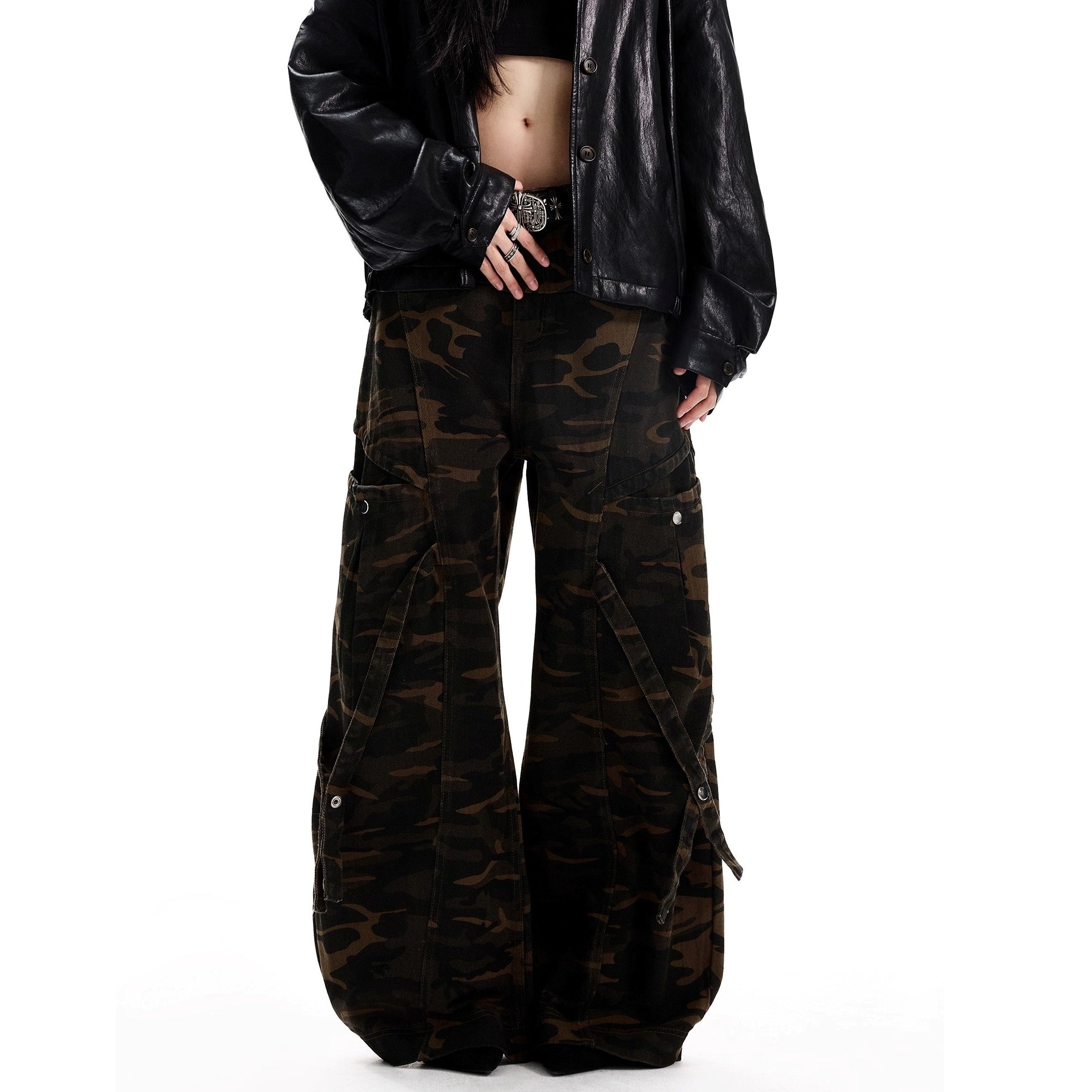 Strap Design Curve Camouflage Pants MW10299