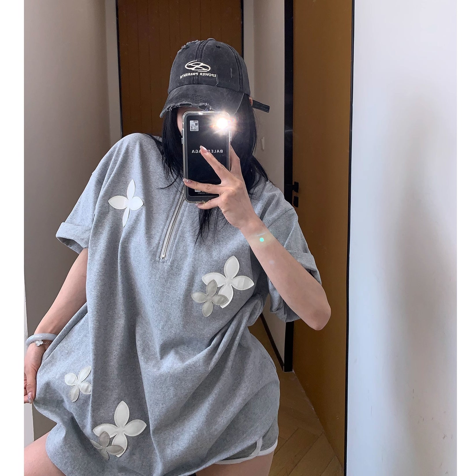 Veneer Flower Embroidery Half-Zip T-Shirt MW10135