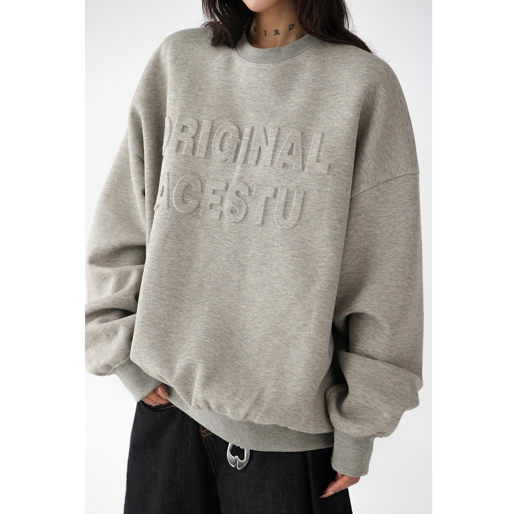 Emboss Logo Loose Pullover Sweat AC7153