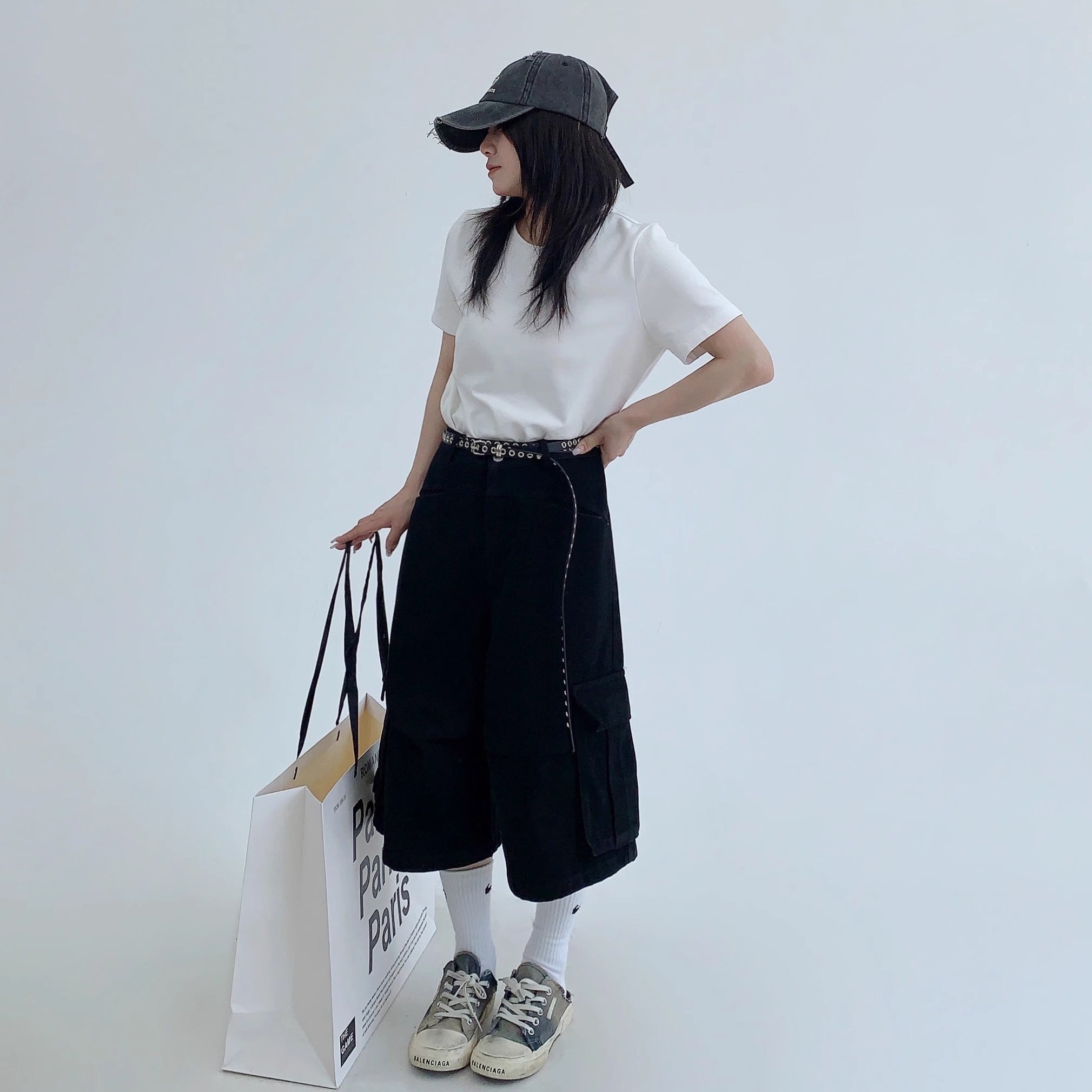 Wide-Leg Cropped Cargo Pants MW10156