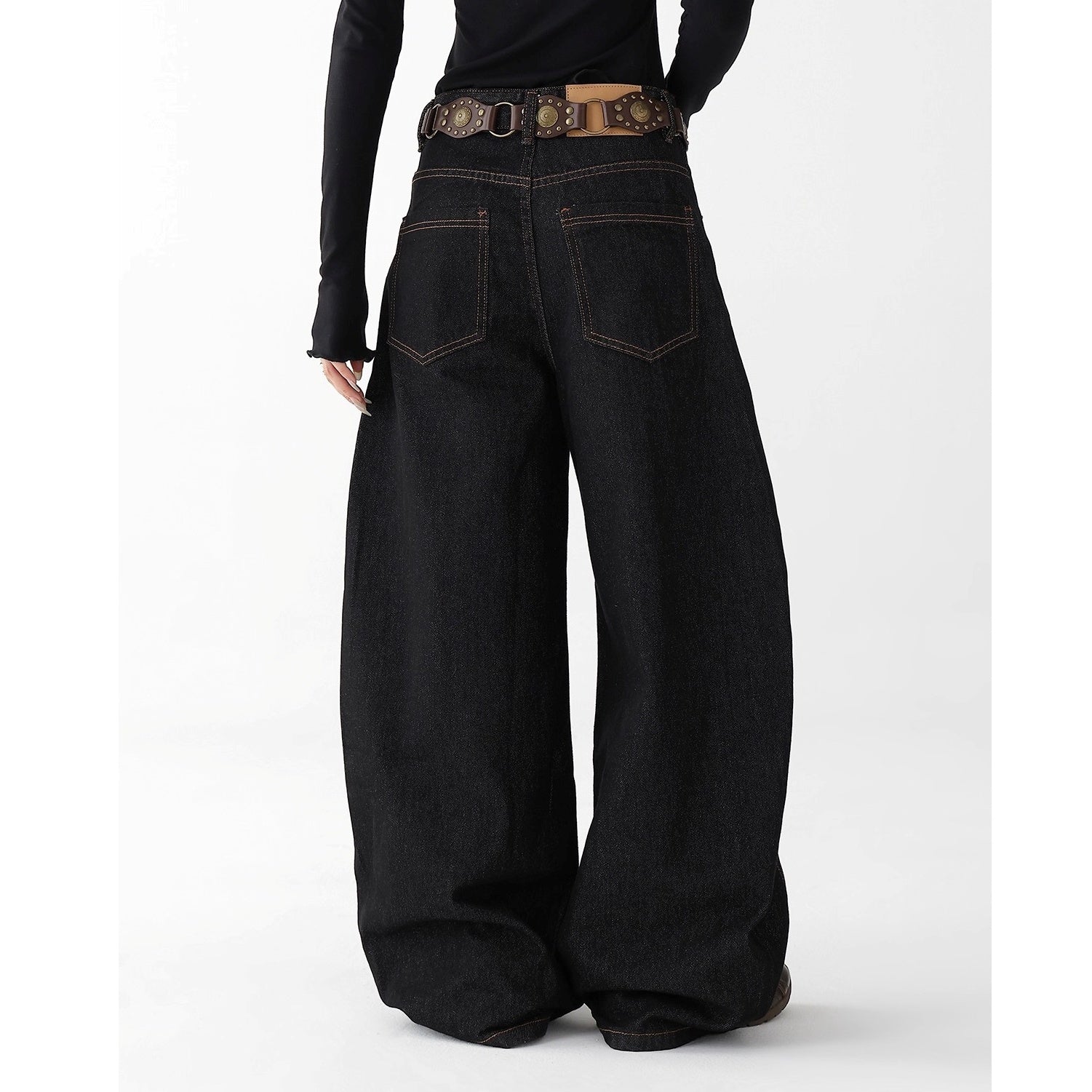 Reverse Embroidered Pockets Wide-Leg Jeans AC7156