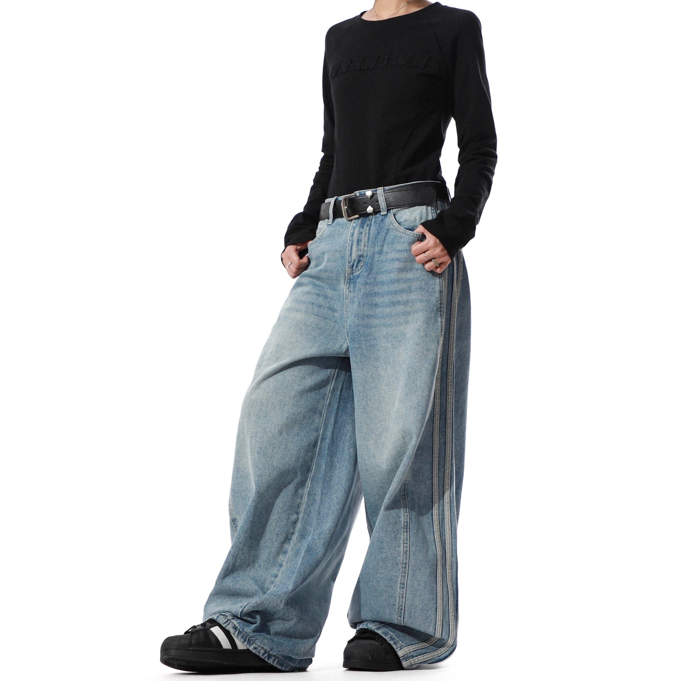 Three-bar Washed Distressed Loose Jeans MR8028