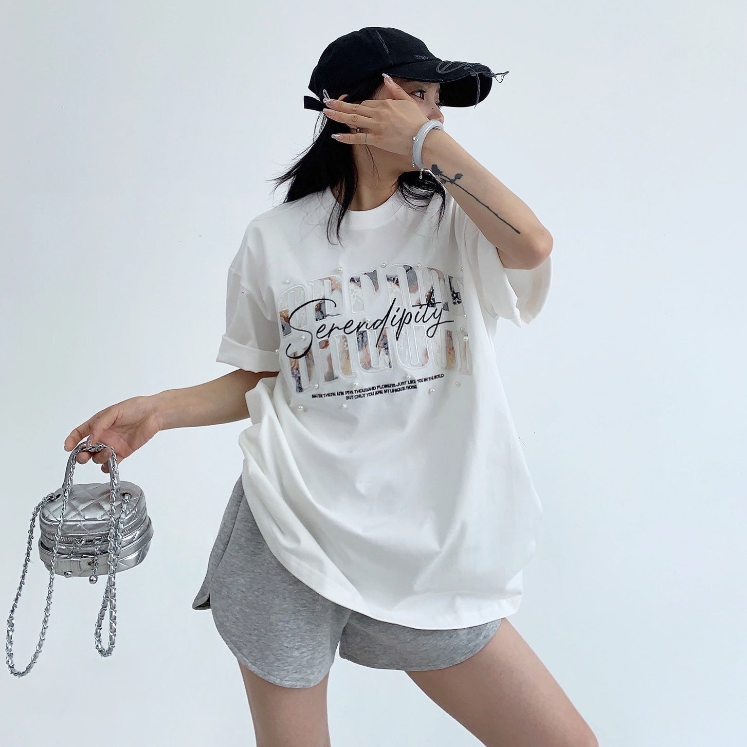 Lace Patch Embroidery Bead Relaxation T-shirt OS2016