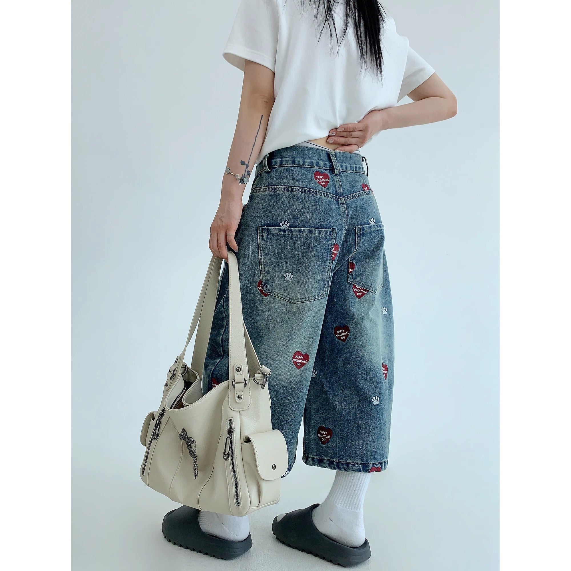 Distressed Heart Embroidery Cropped Jeans MW10151