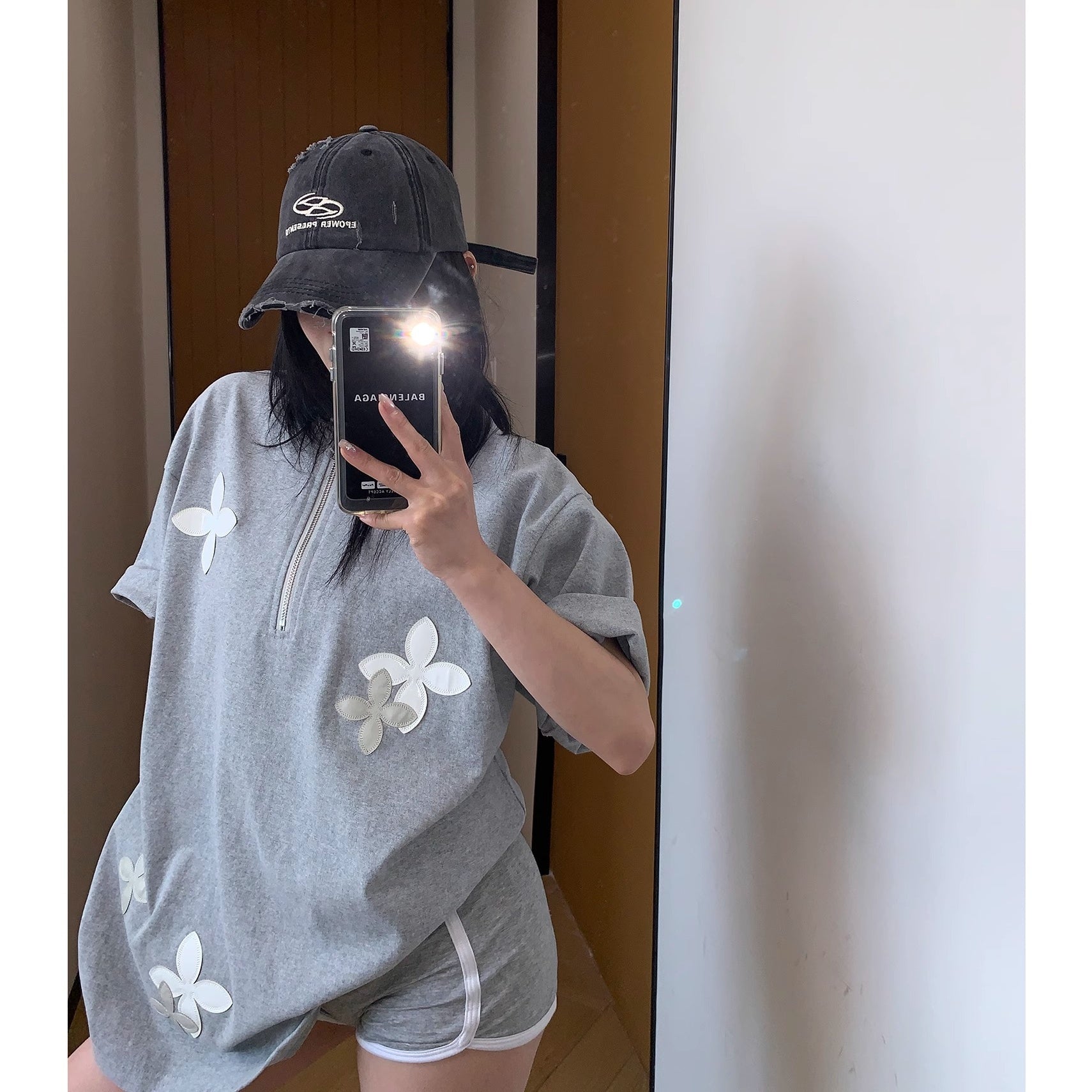 Veneer Flower Embroidery Half-Zip T-Shirt MW10135