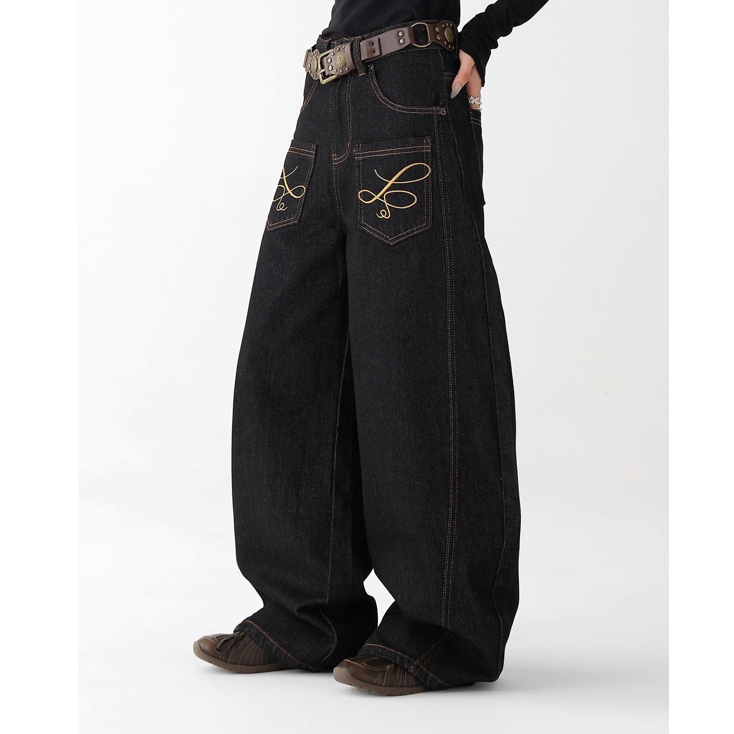 Reverse Embroidered Pockets Wide-Leg Jeans AC7156