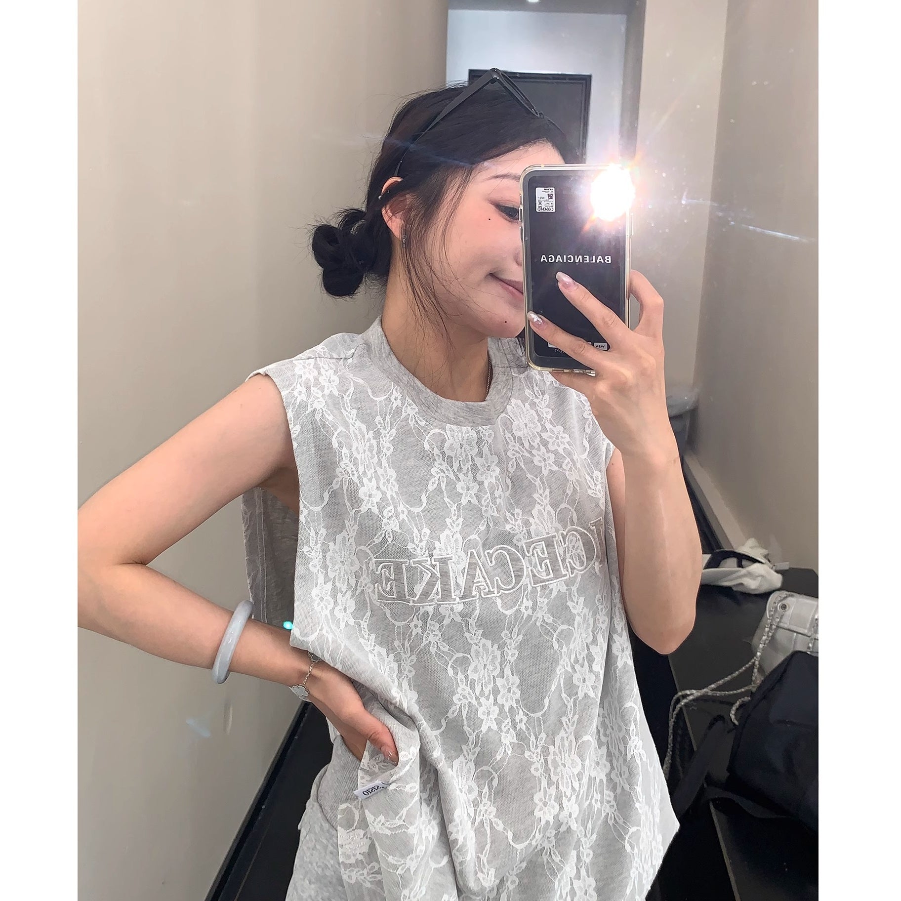 Lace Fabric Patch Embroidery Vest MW10183
