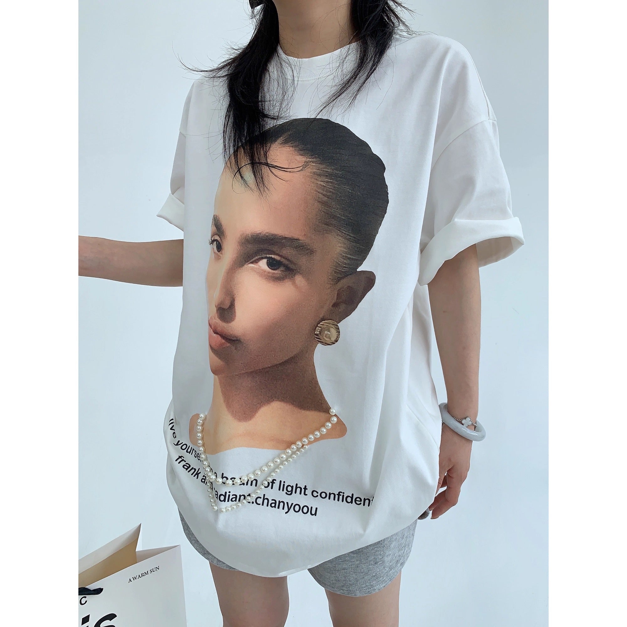 Pearl Bead Portrait Loose T-shirt OS2012