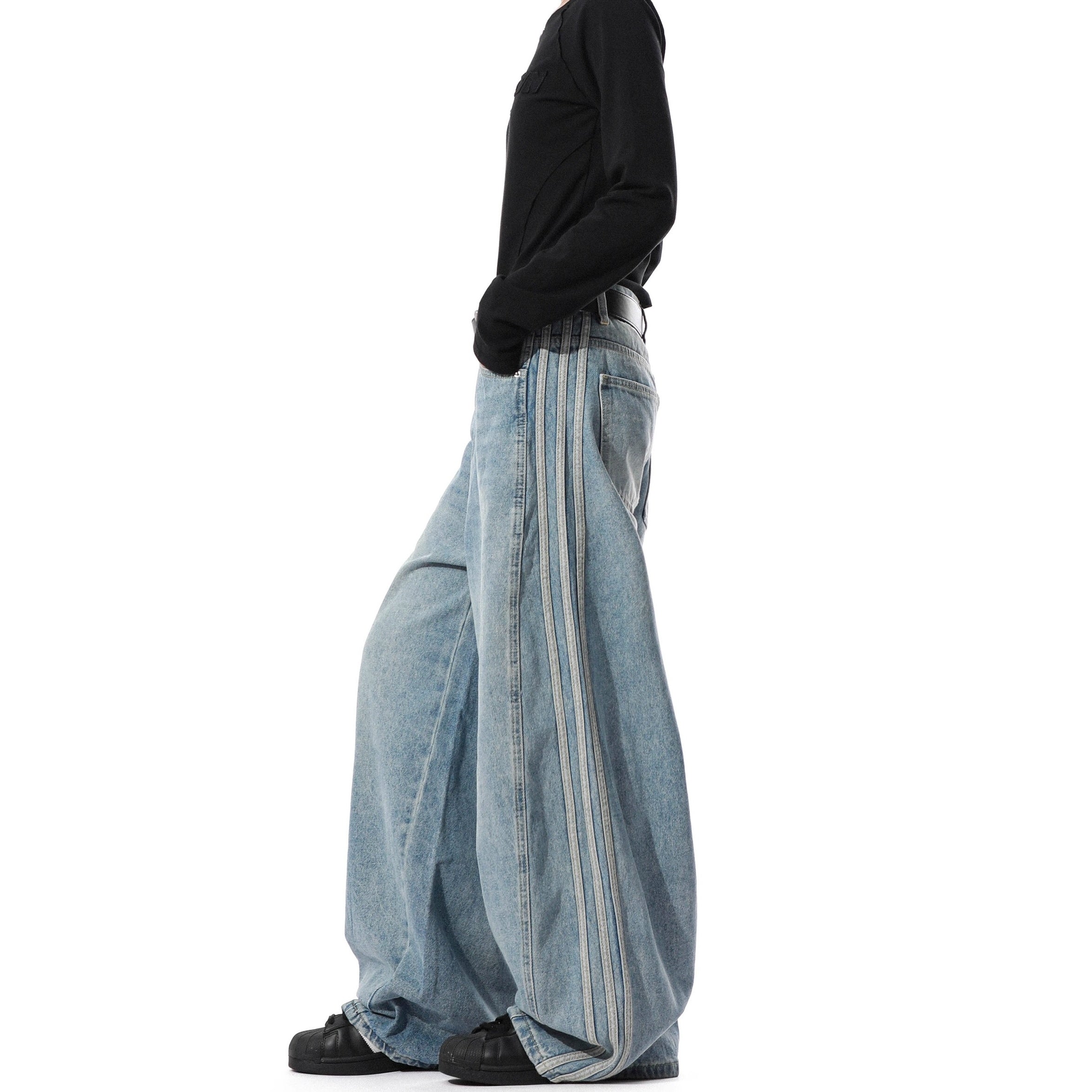 Three-bar Washed Distressed Loose Jeans MR8028