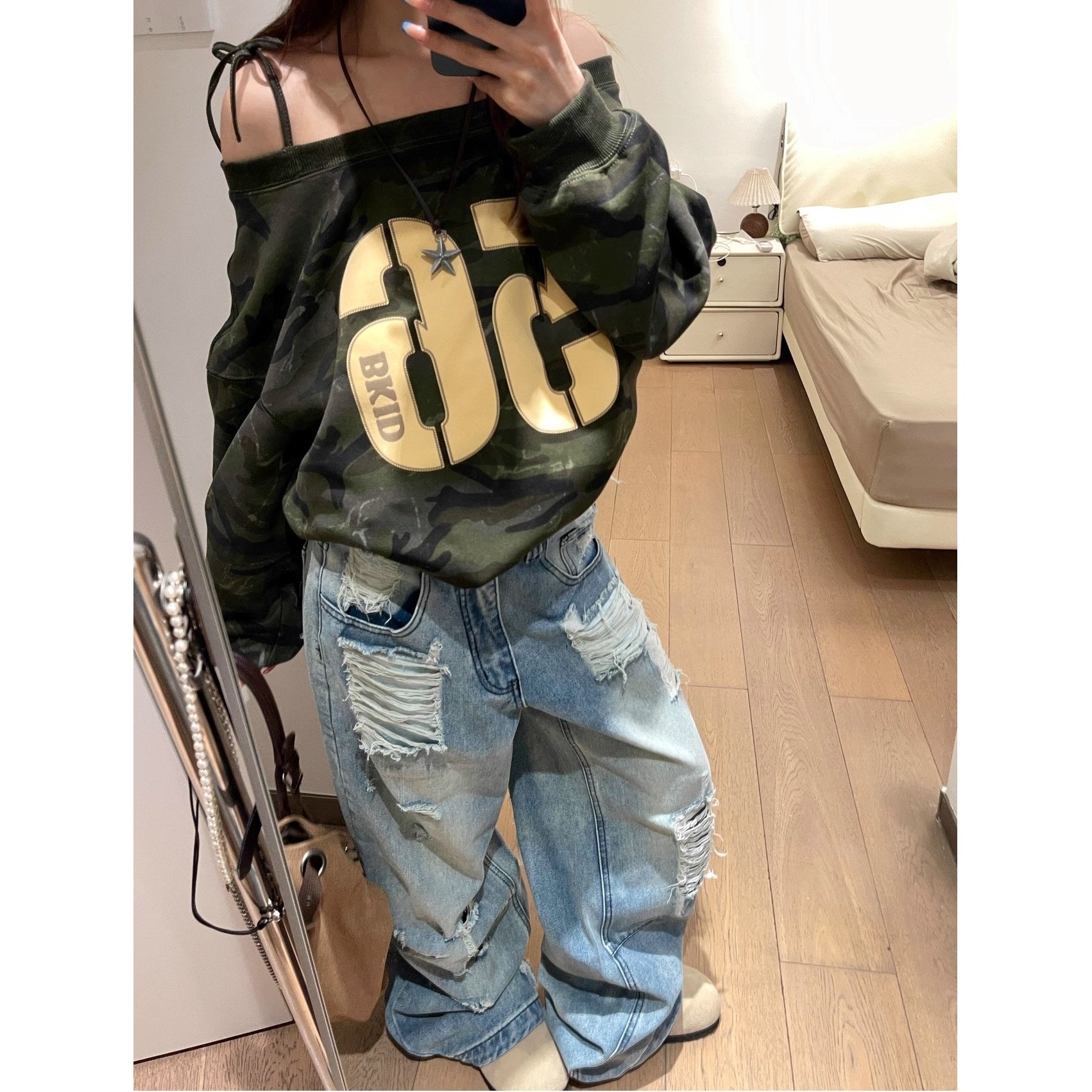 Camouflage One-shoulder Sweat MW10269
