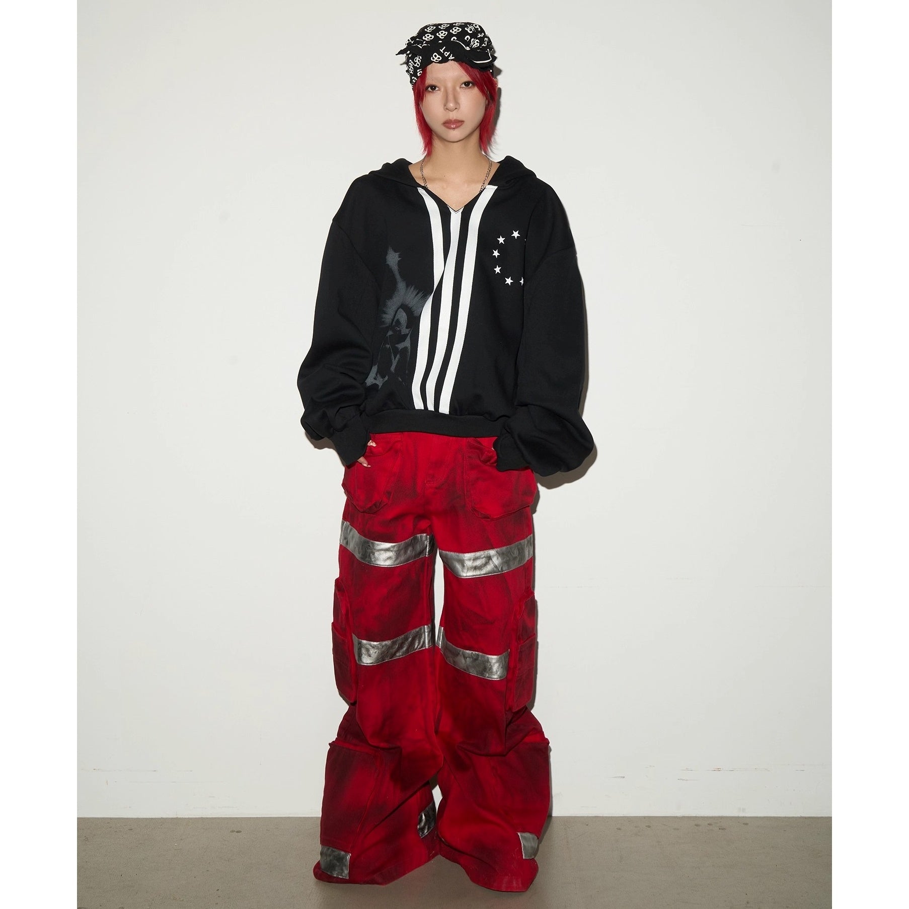 Three Bars Short V-neck Hoodie MN9031
