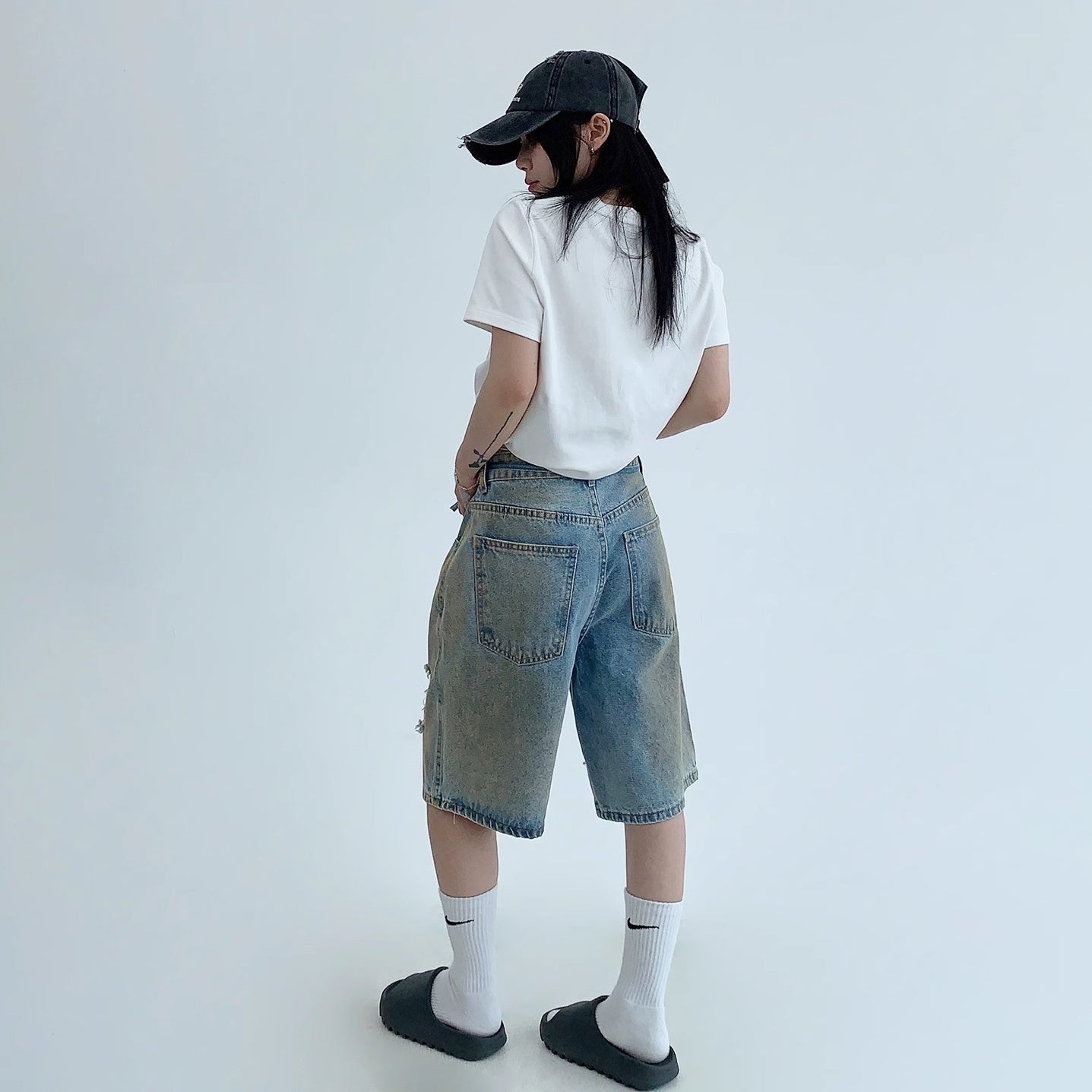 Heavy Wash Frayed Denim Shorts MW10158
