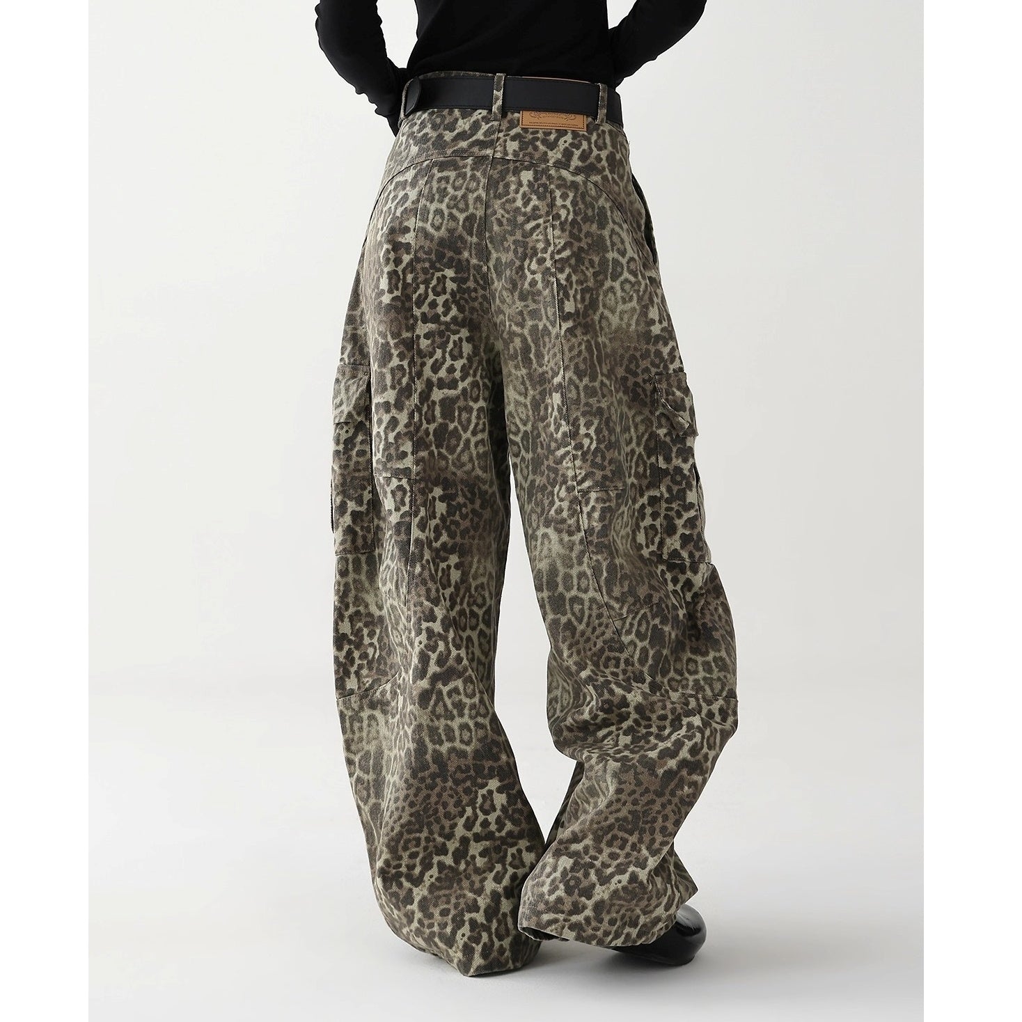 Distressed Leopard Curve Cargo Pants AC7157