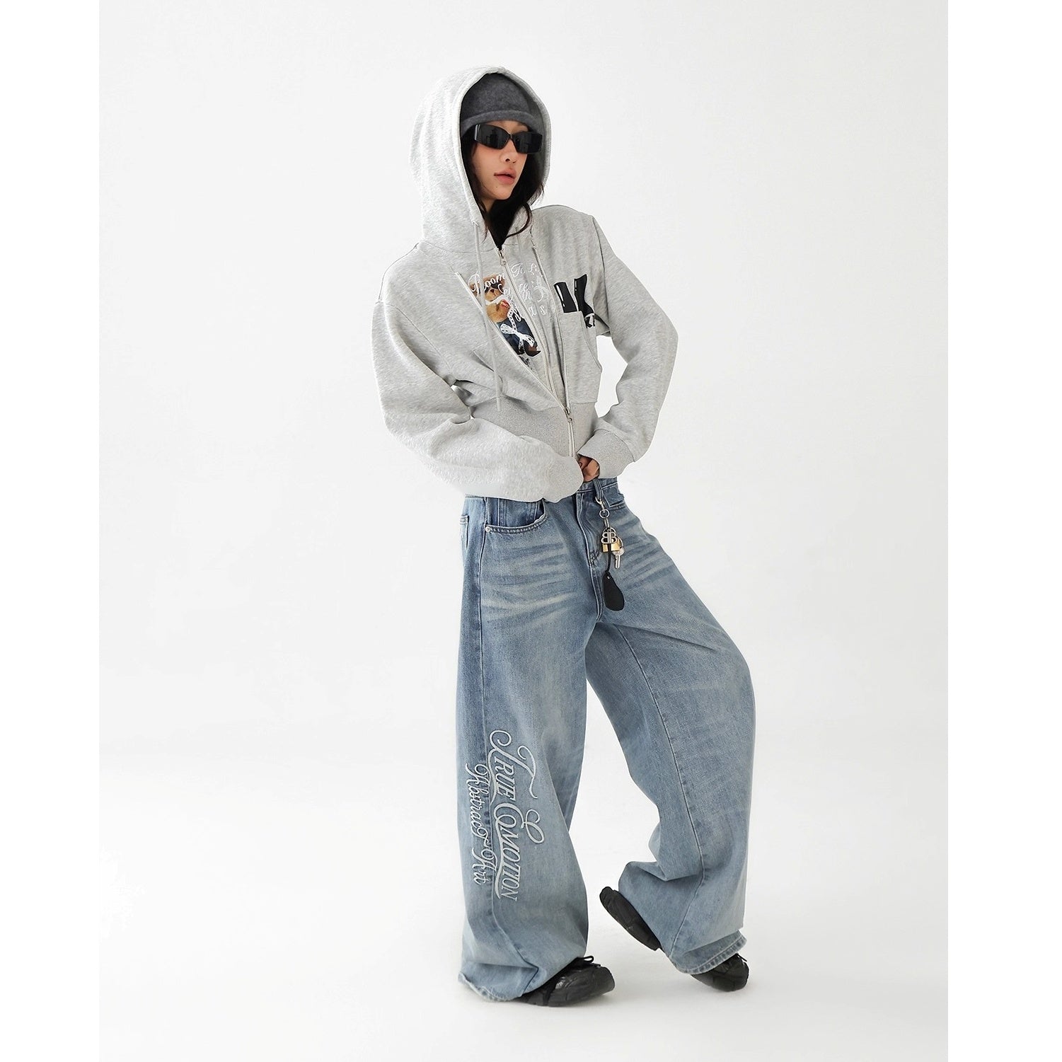 Letter Embroidered Loose Curve Jeans AC7132