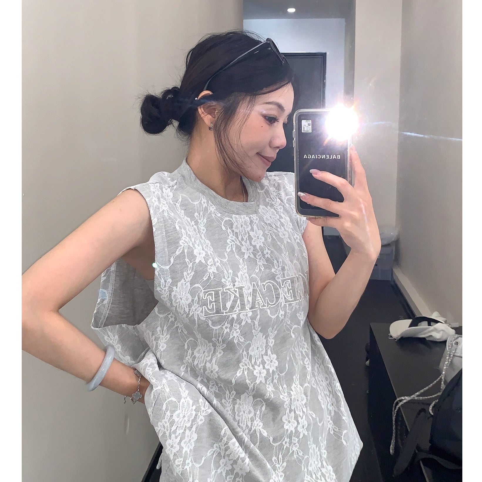 Lace Fabric Patch Embroidery Vest MW10183