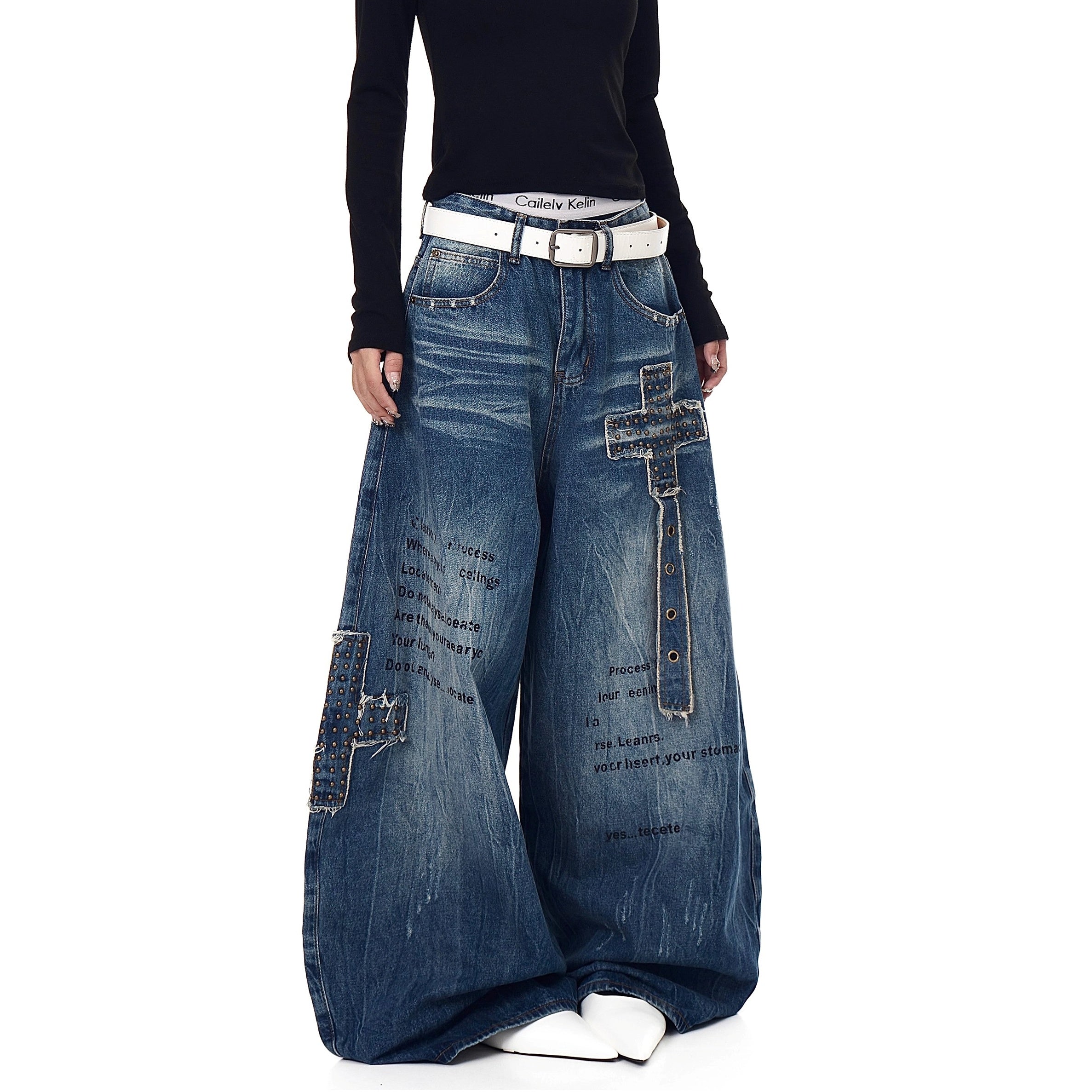 Rivet Patch Embroidered Wide Curve Jeans BK7011