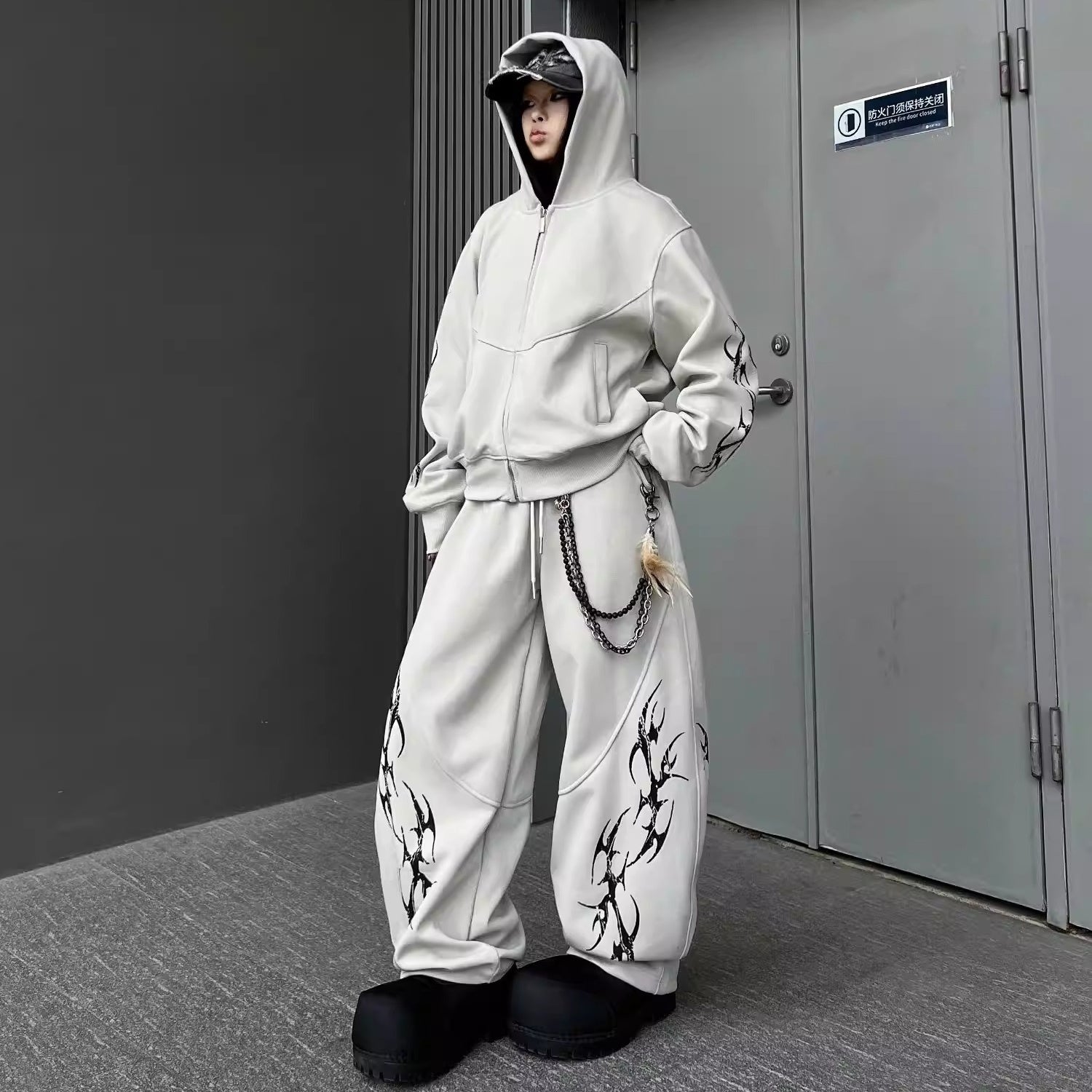 トライバルグラフィックジップパーカー MW10333