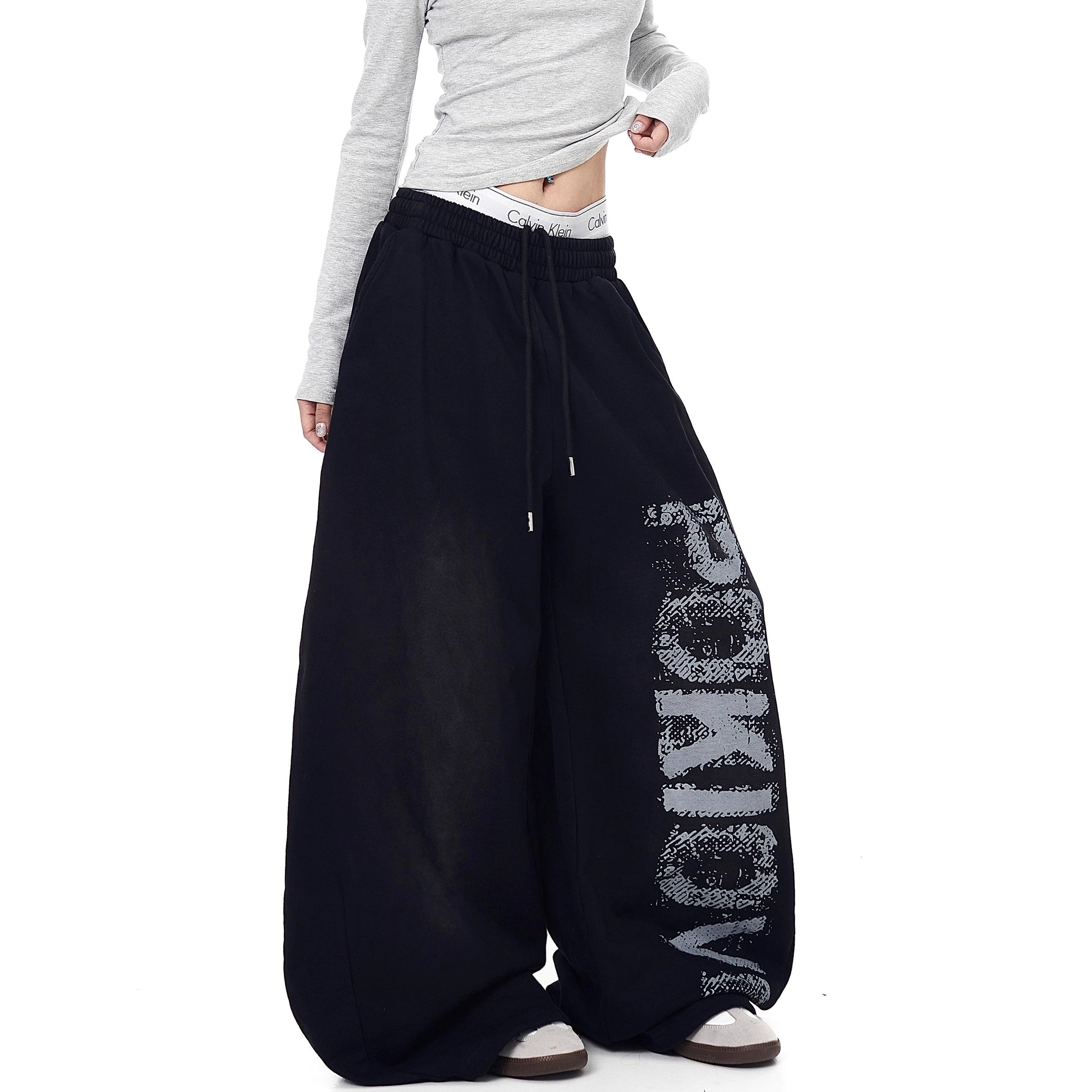 Distressed Letter Print Sweat Pants BK7048