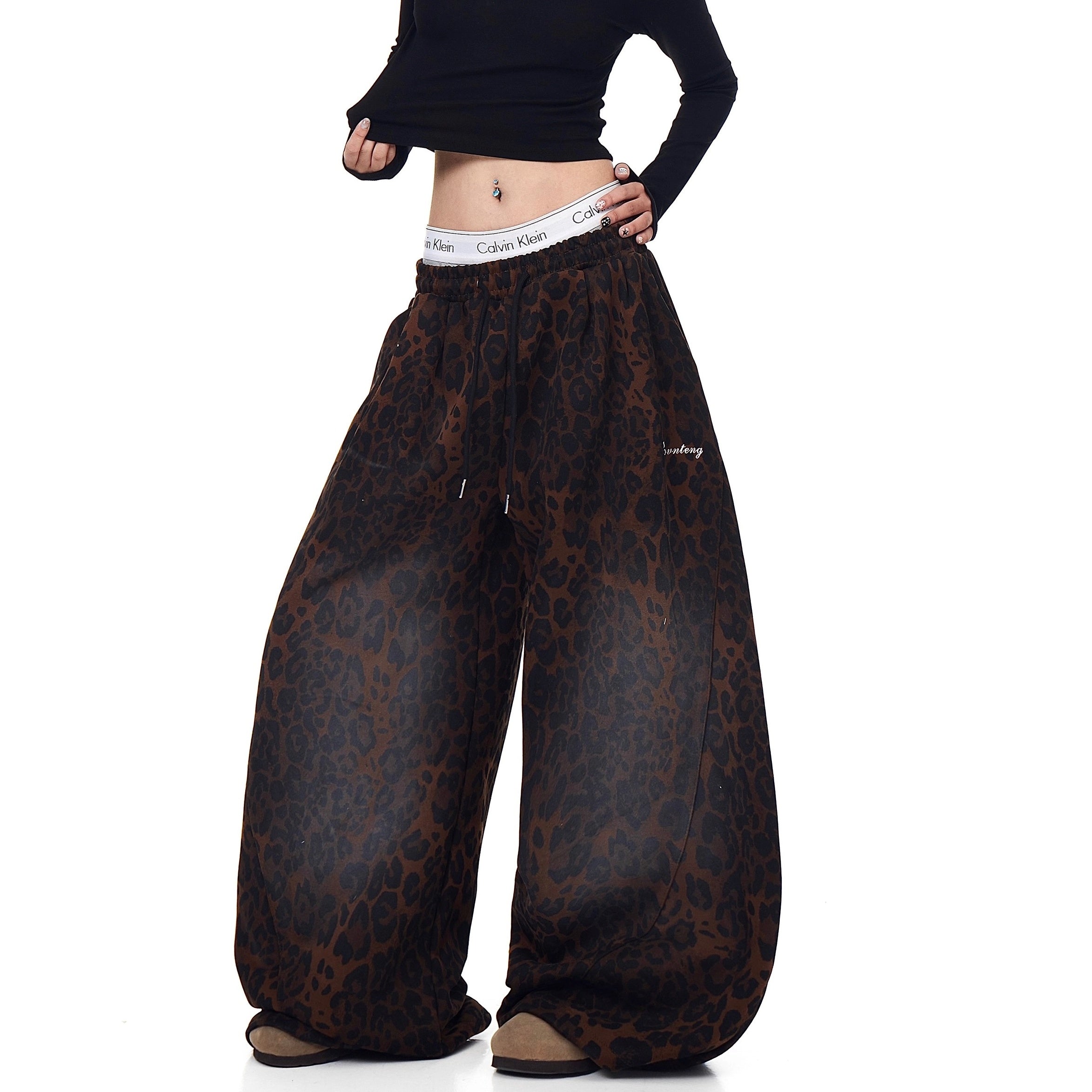 Gradient Leopard Print Scimitar Sweat Pants BK7049