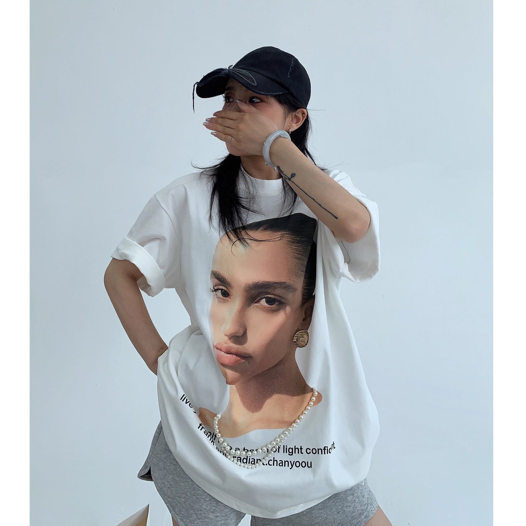 Pearl Bead Portrait Loose T-shirt OS2012