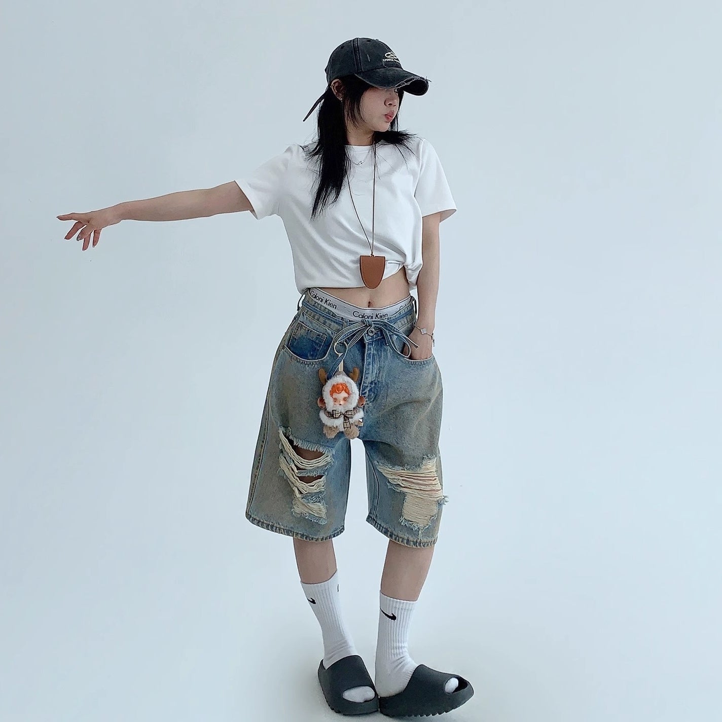 Heavy Wash Frayed Denim Shorts MW10158