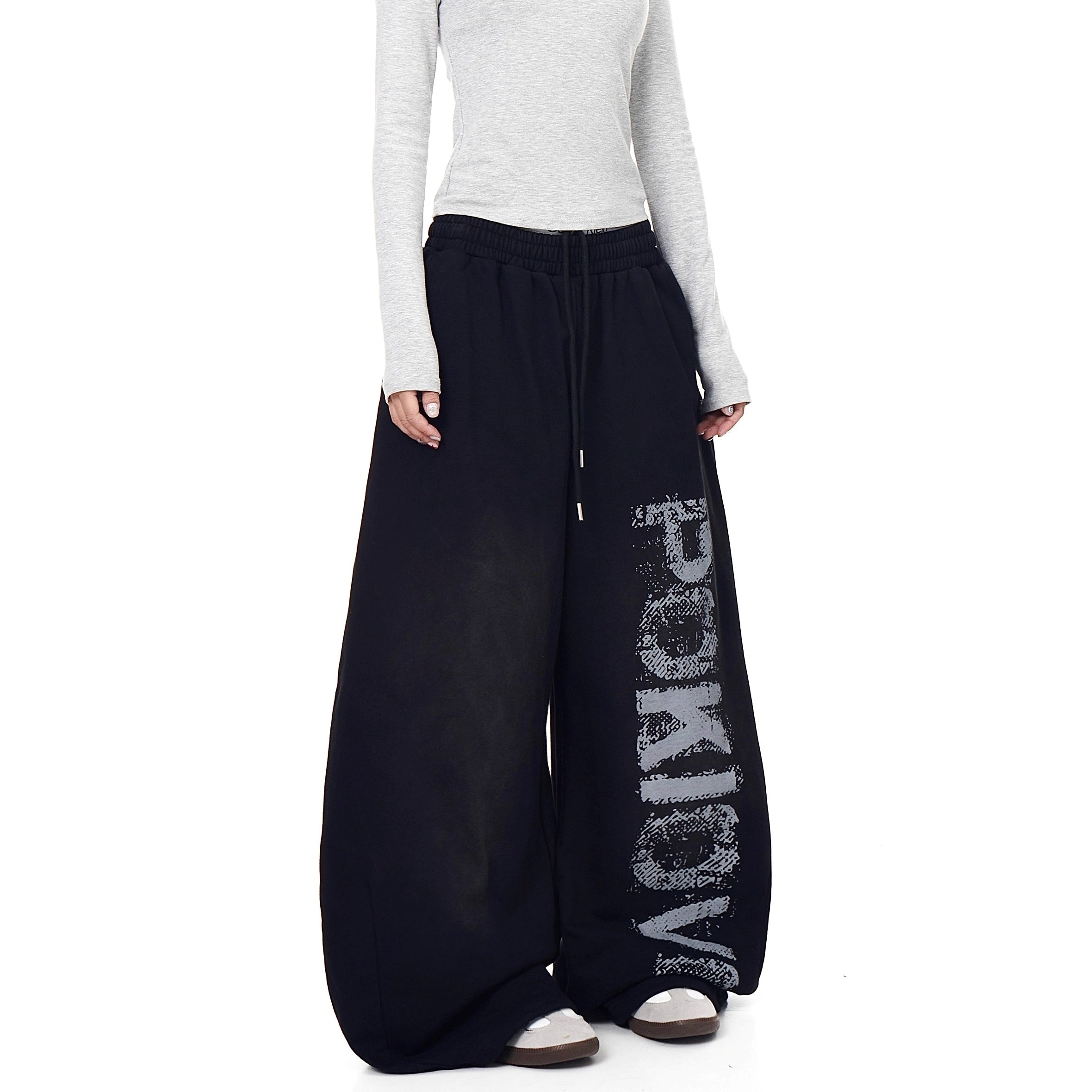 Distressed Letter Print Sweat Pants BK7048