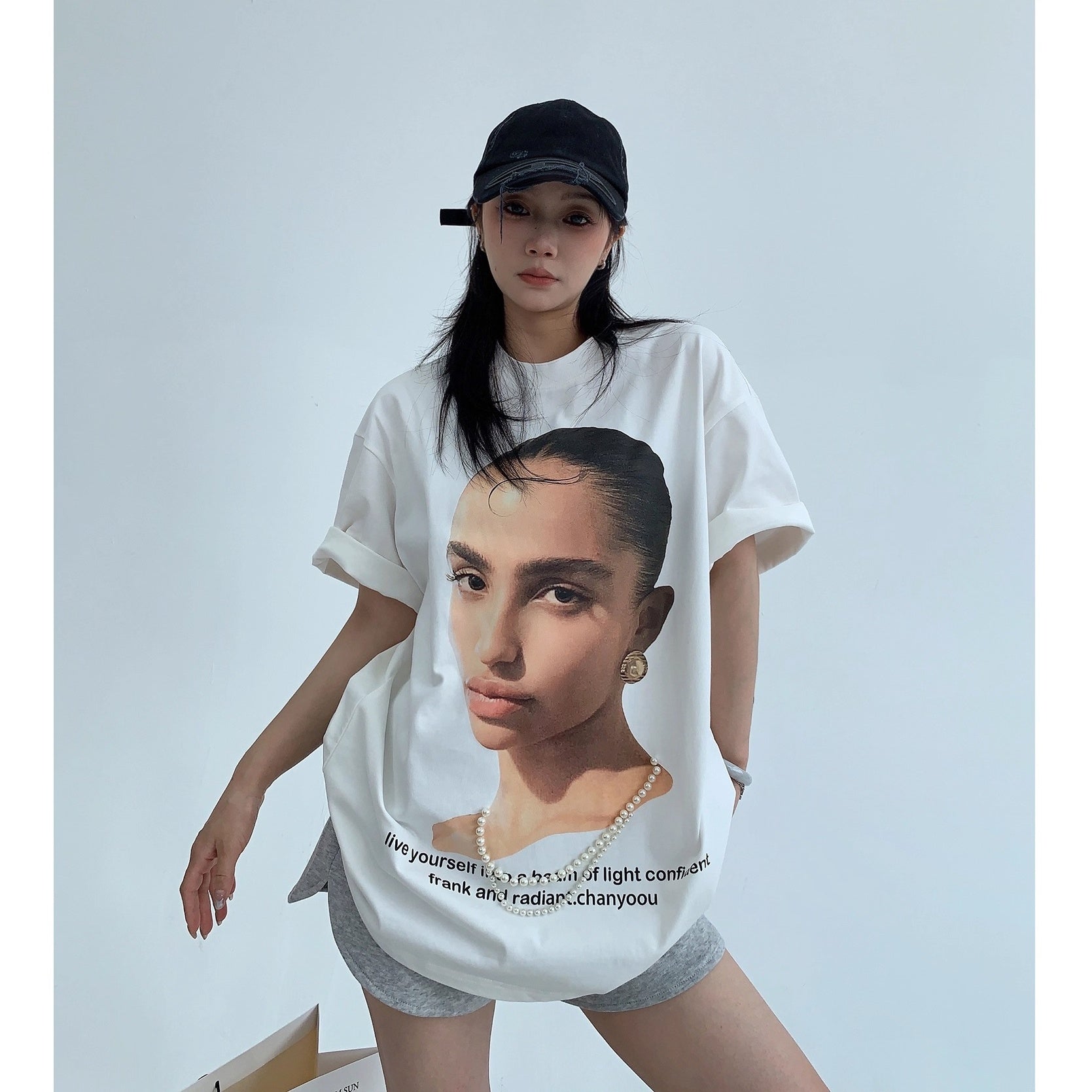 Pearl Bead Portrait Loose T-shirt OS2012