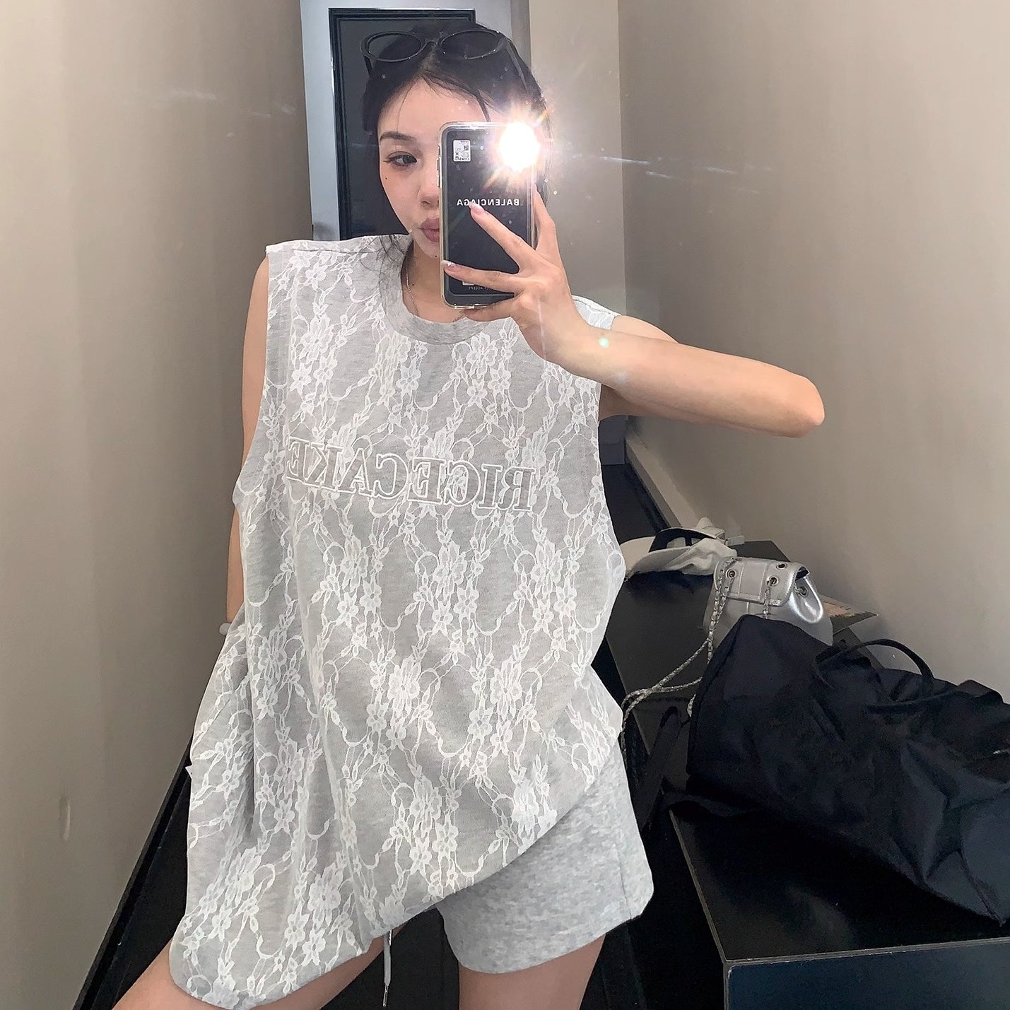 Lace Fabric Patch Embroidery Vest MW10183