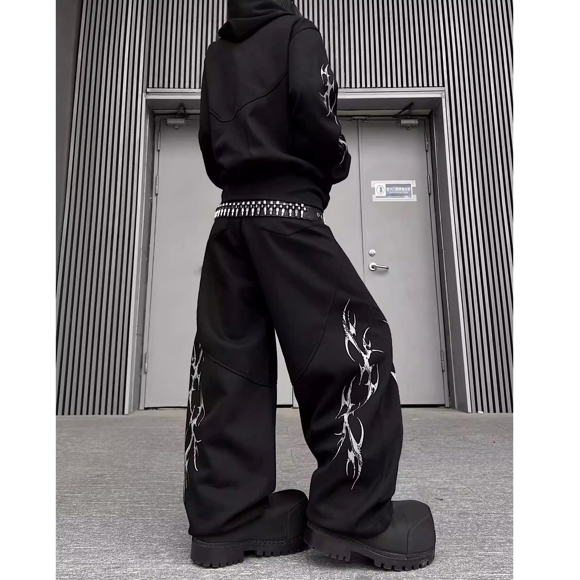 トライバルラインスウェットパンツ MW10334