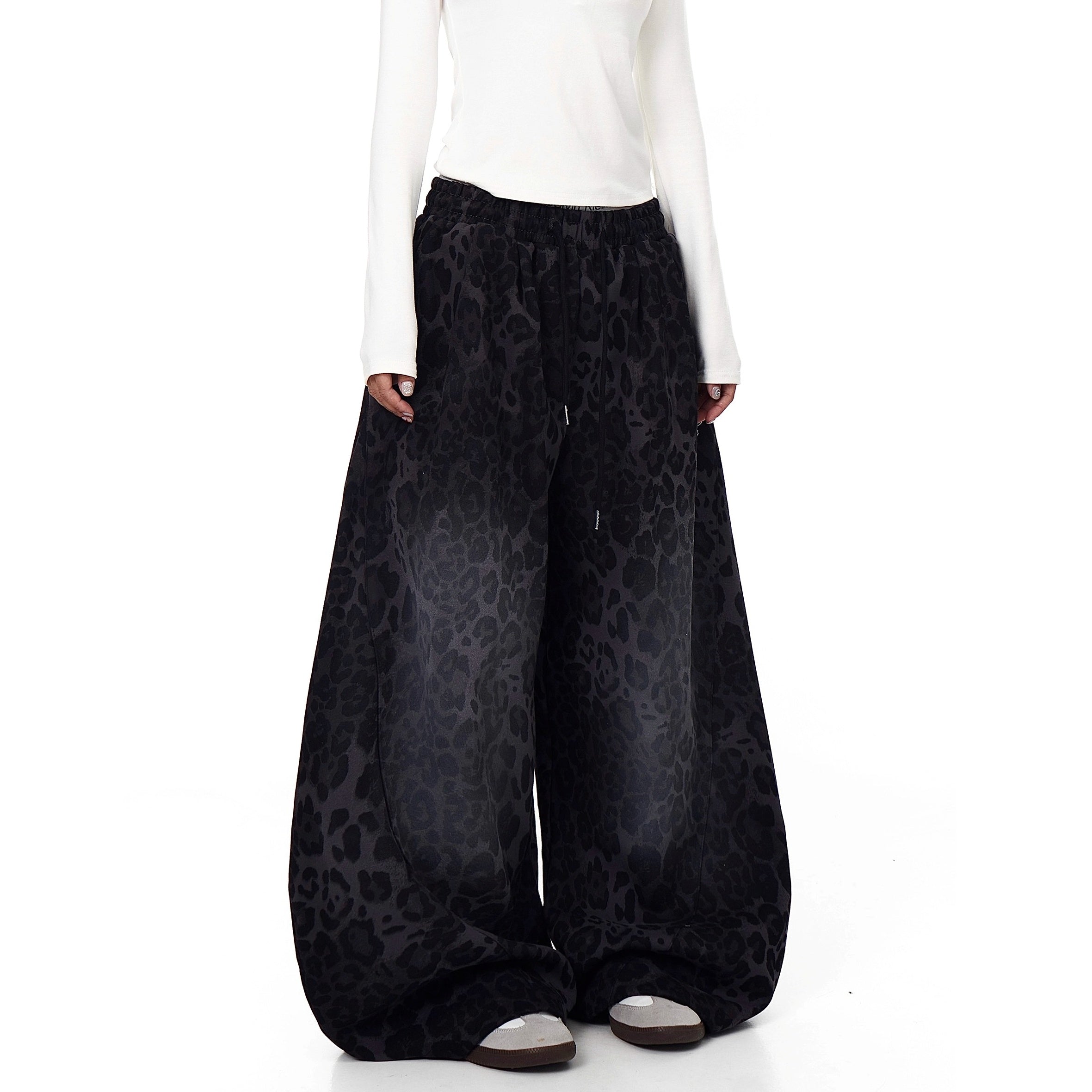 Gradient Leopard Print Scimitar Sweat Pants BK7049