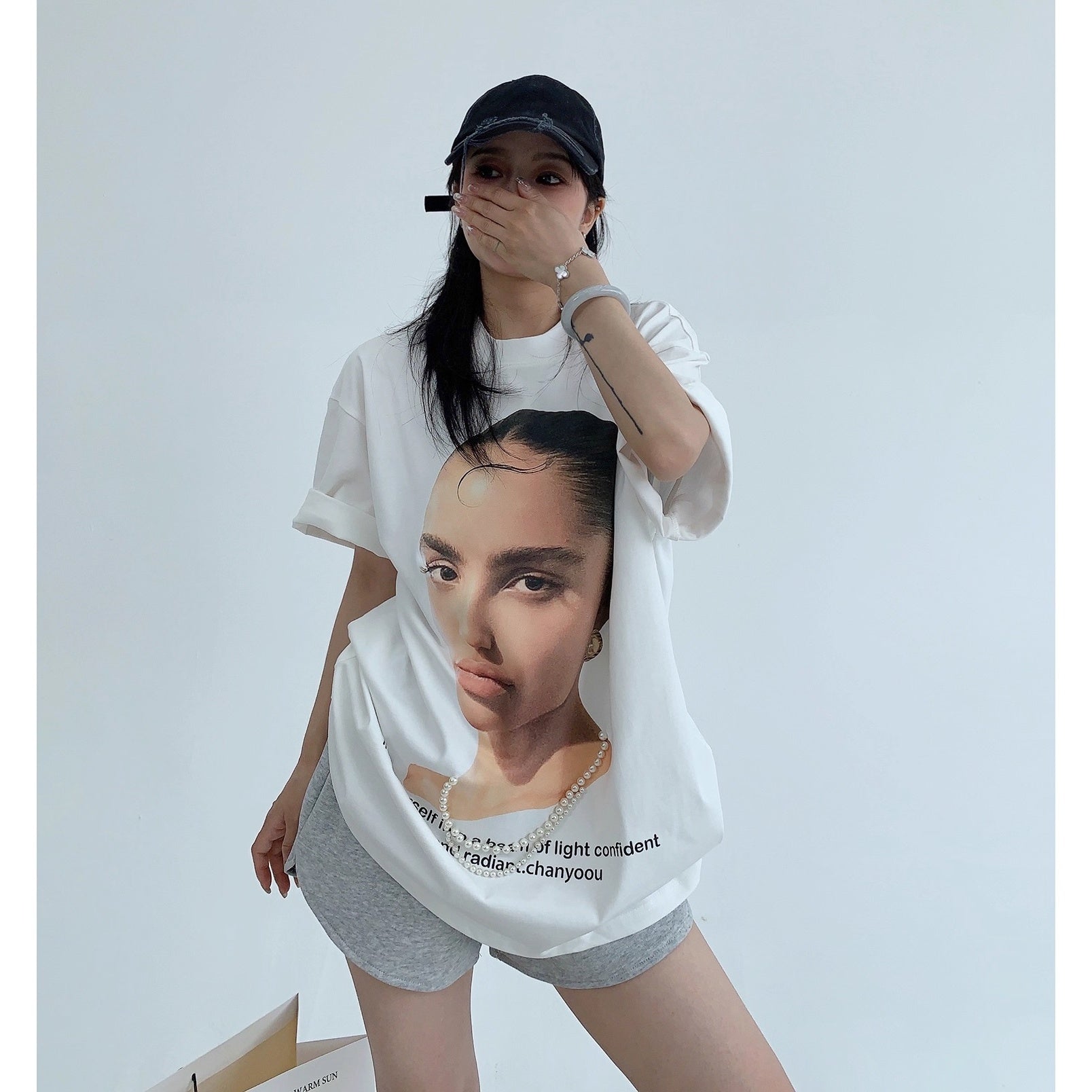 Pearl Bead Portrait Loose T-shirt OS2012