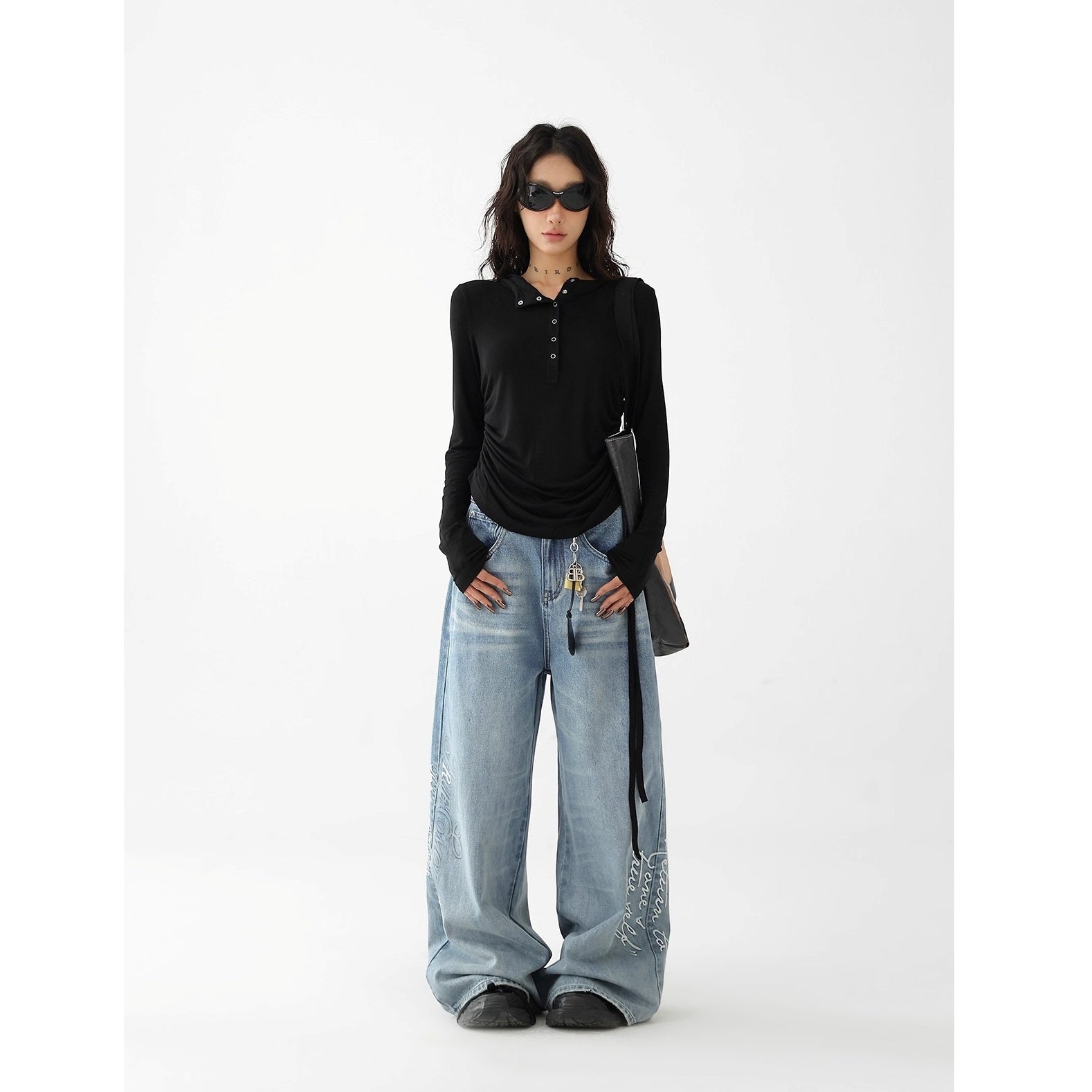 Letter Embroidered Loose Curve Jeans AC7132