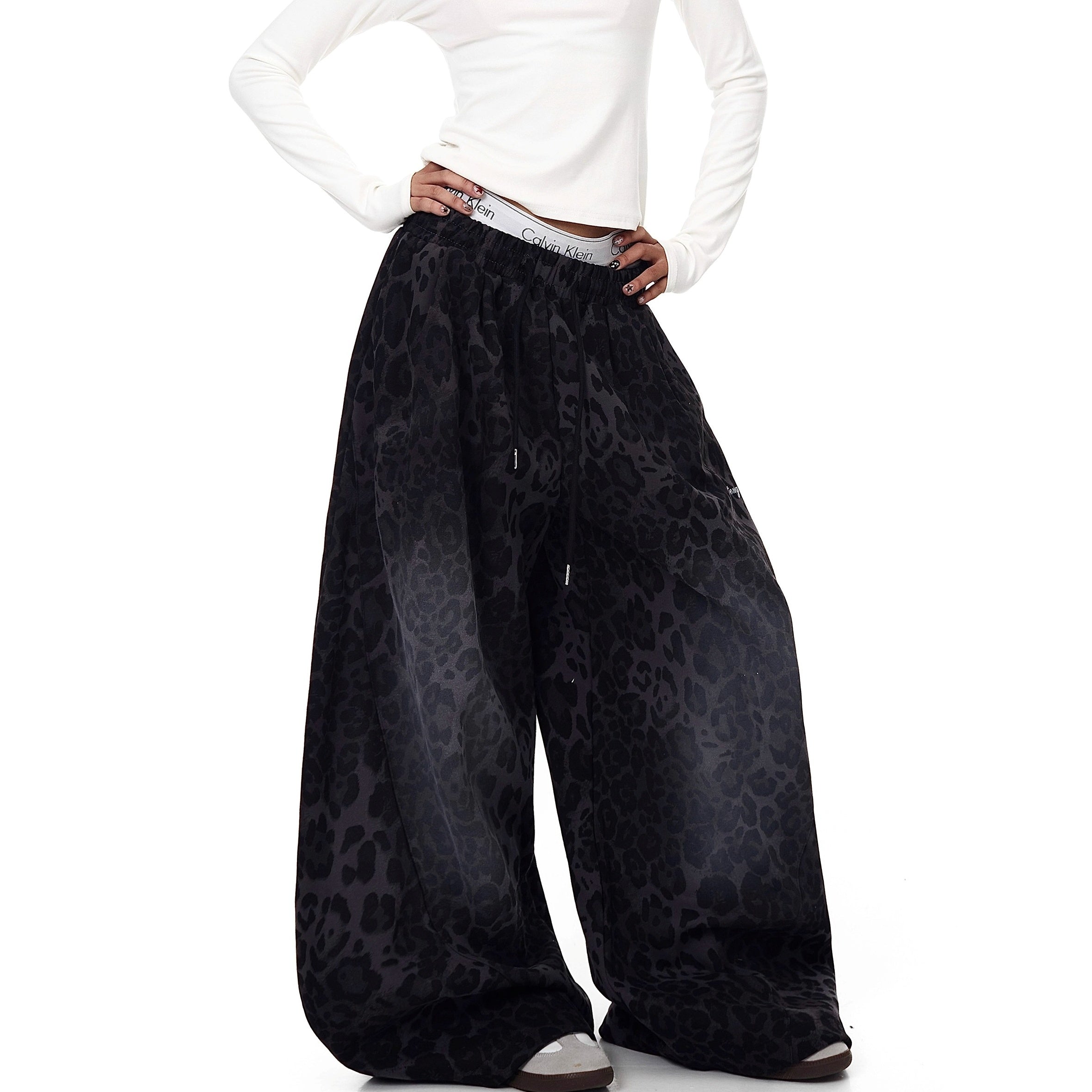 Gradient Leopard Print Scimitar Sweat Pants BK7049