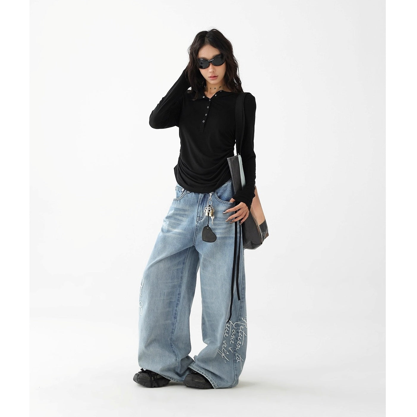 Letter Embroidered Loose Curve Jeans AC7132