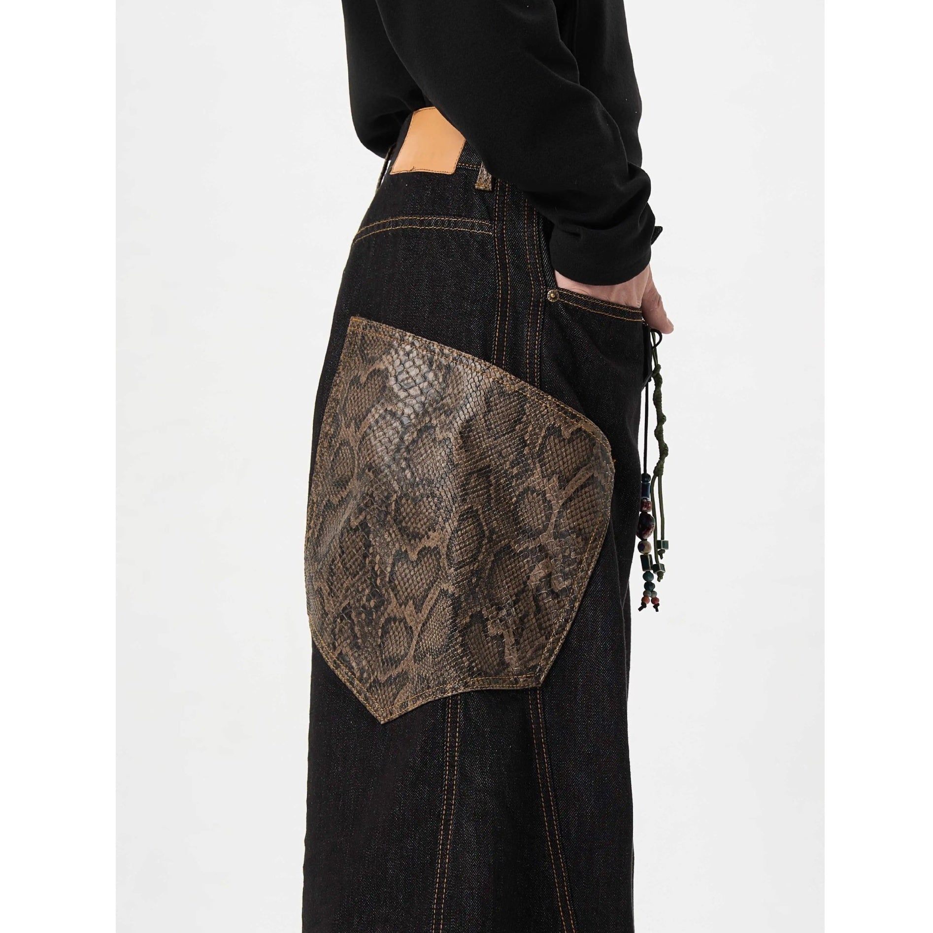Python Pattern Big Pocket Curve Jeans MW10210